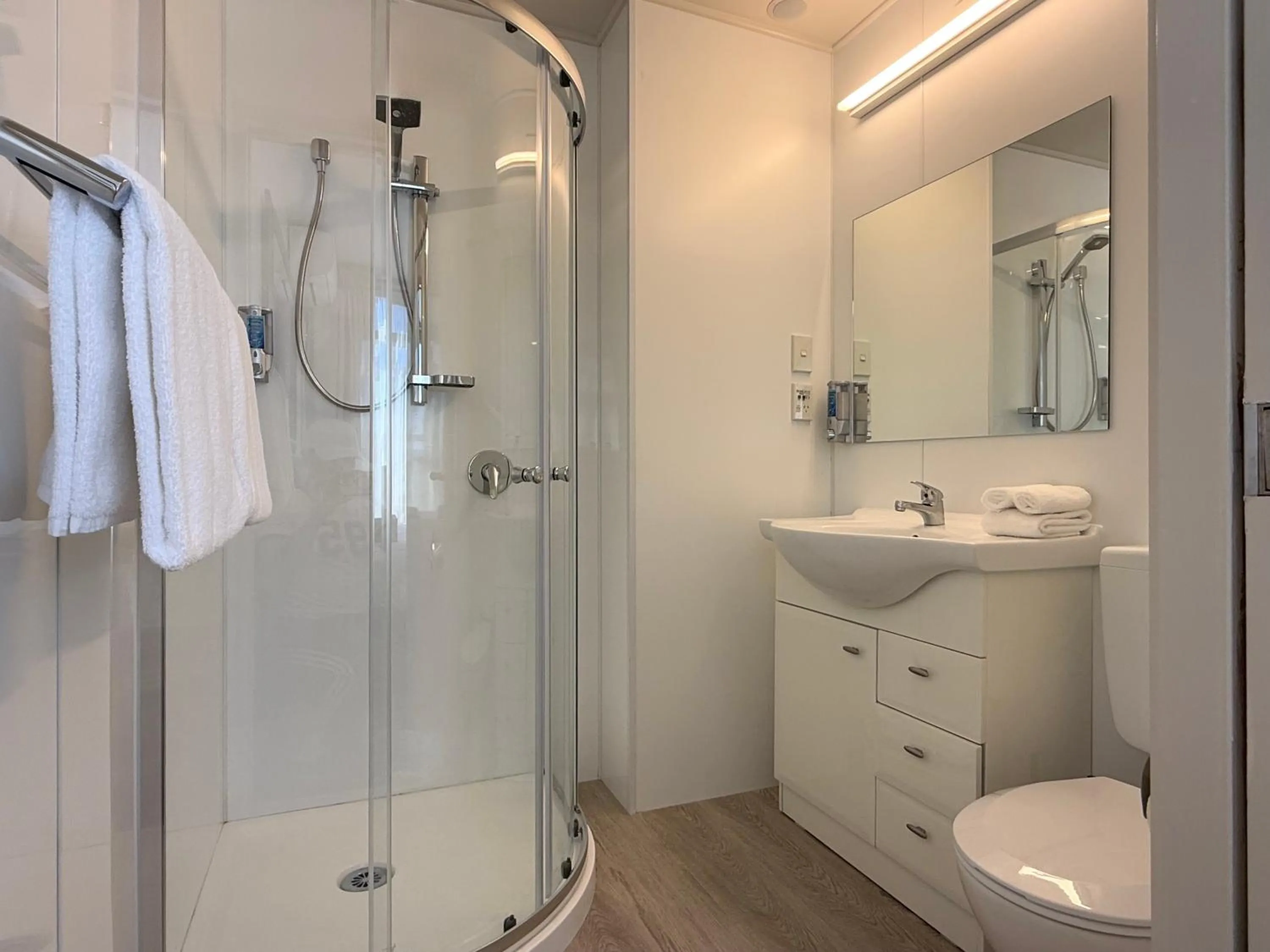 Shower in Bluewater Hotel