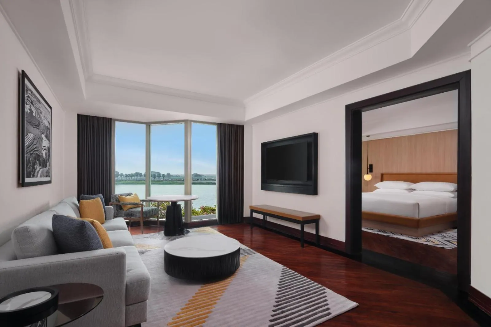 Living room, Bed in Sheraton Jakarta Soekarno Hatta Airport