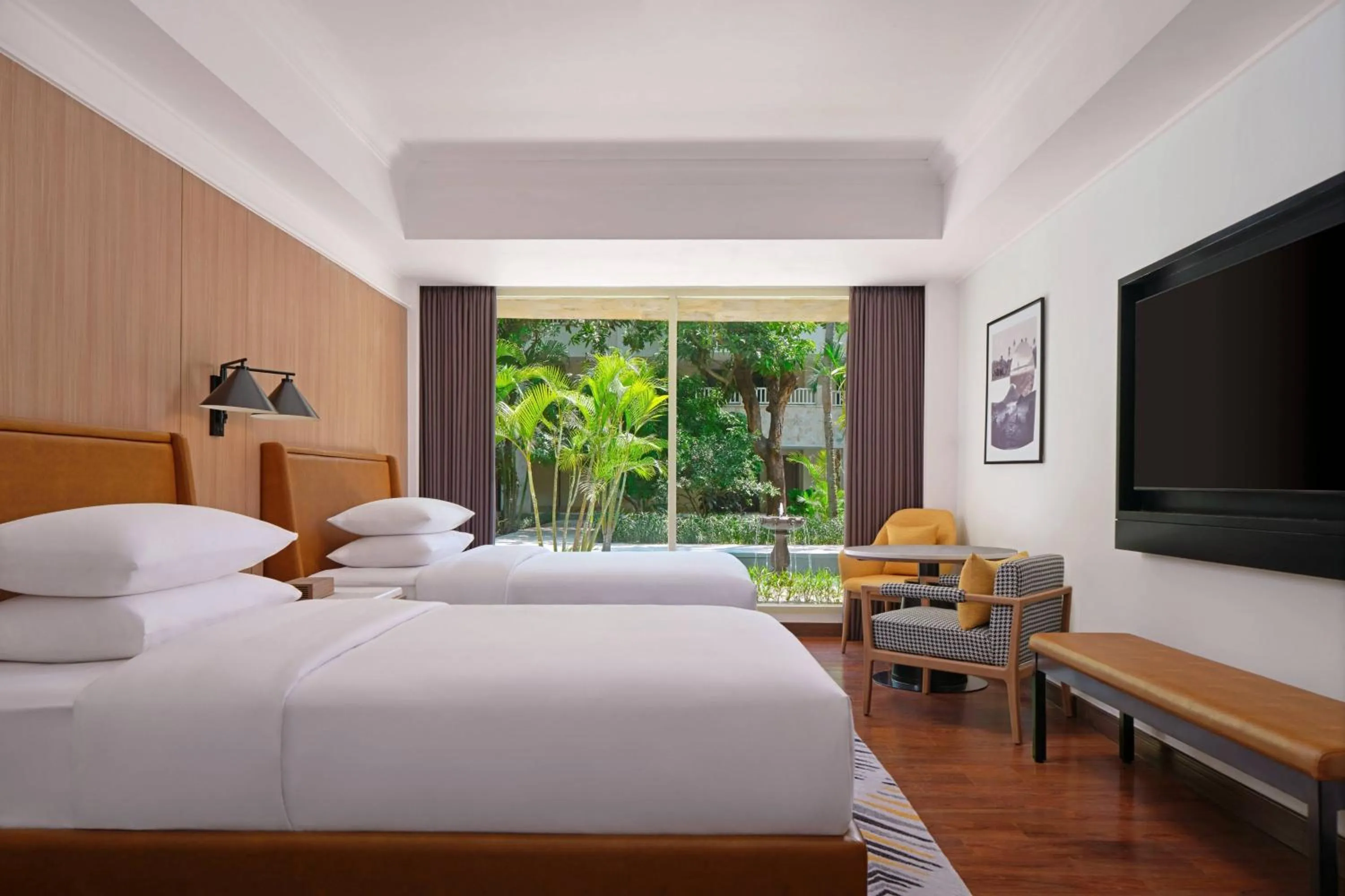 Photo of the whole room, Bed in Sheraton Jakarta Soekarno Hatta Airport