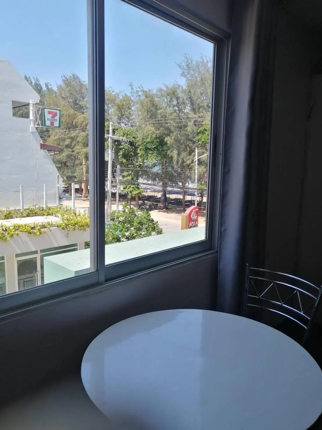 Beachfront Hotel Cha Am