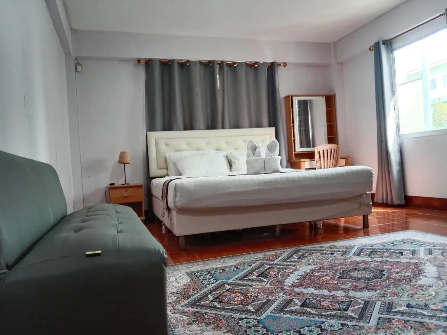 Standard Double Room in Beachfront Hotel Cha Am Standard Double Room in Beachfront Hotel Cha Am