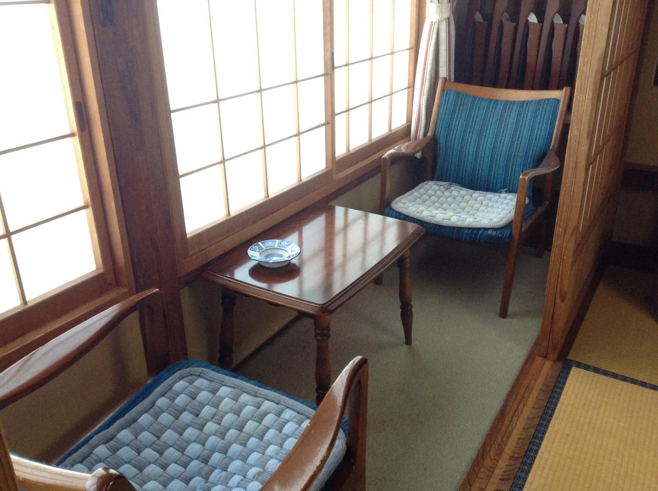 Seating area in Chitosekan