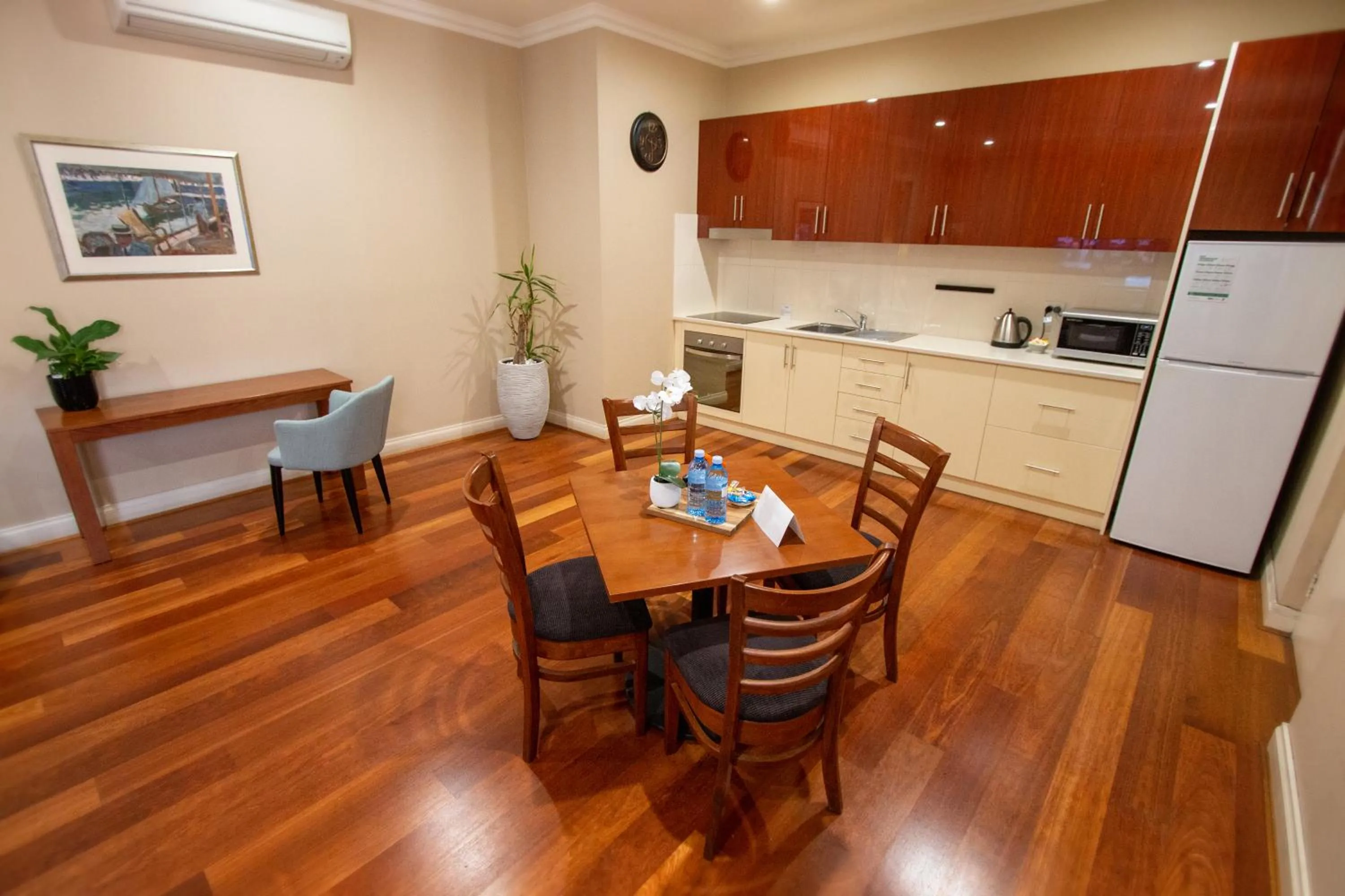 Kitchen or kitchenette in Whyalla Playford Apartments