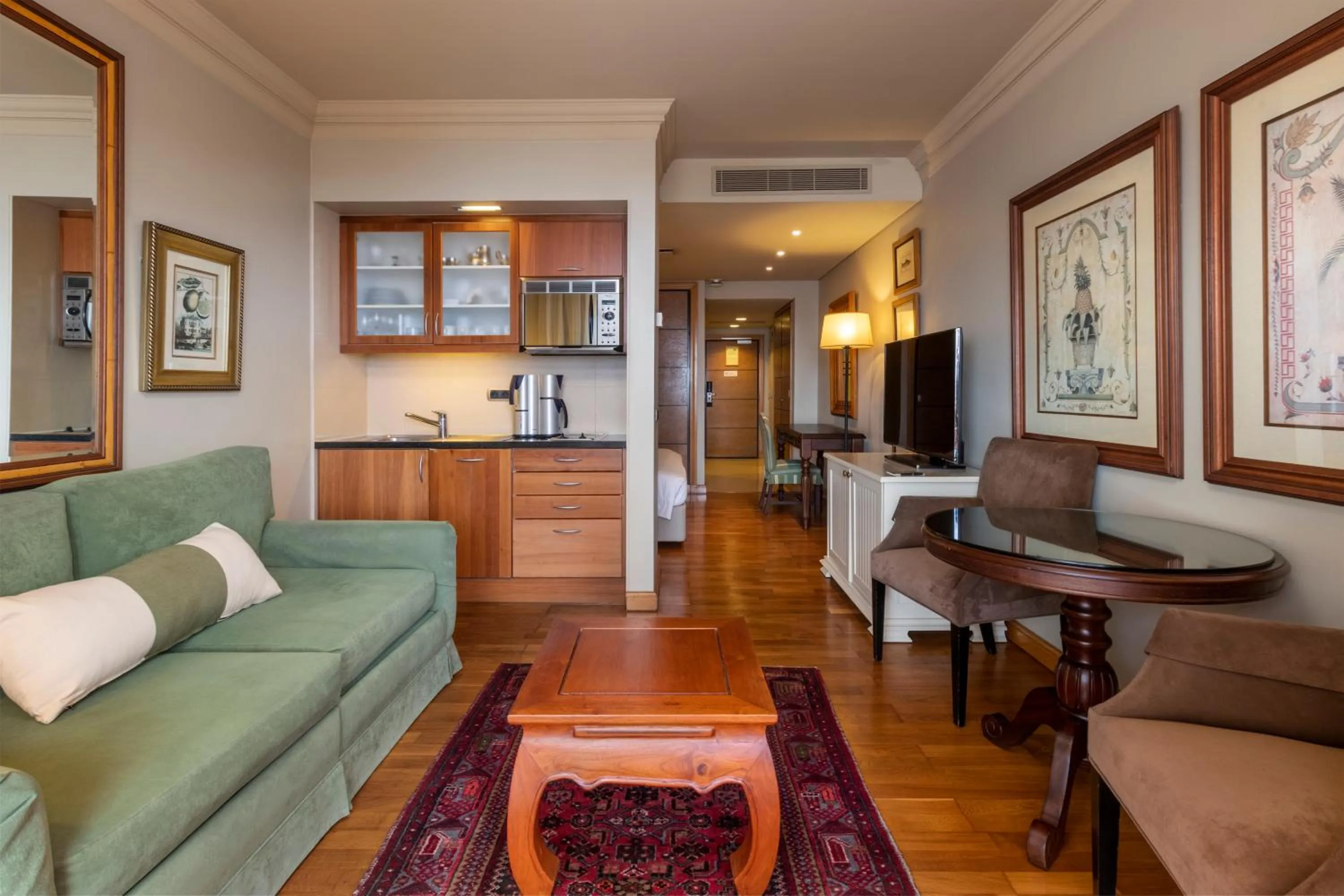 Living room in Royal Savoy - Ocean Resort - Savoy Signature