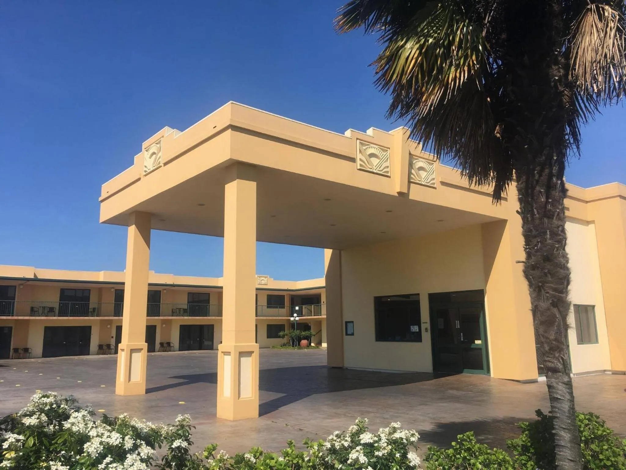 Facade/entrance in Deco City Motor Lodge
