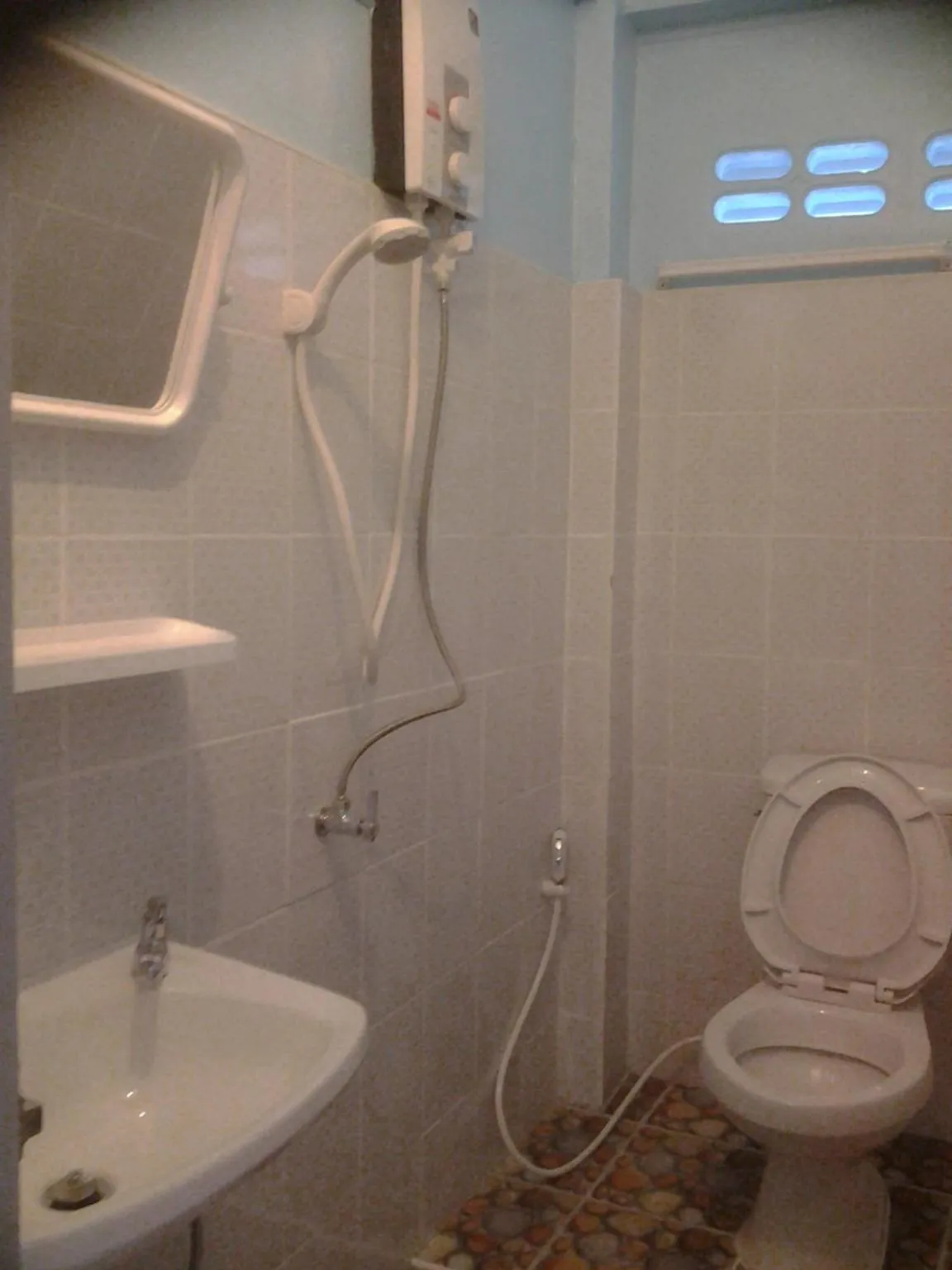 Bathroom in JP hometel