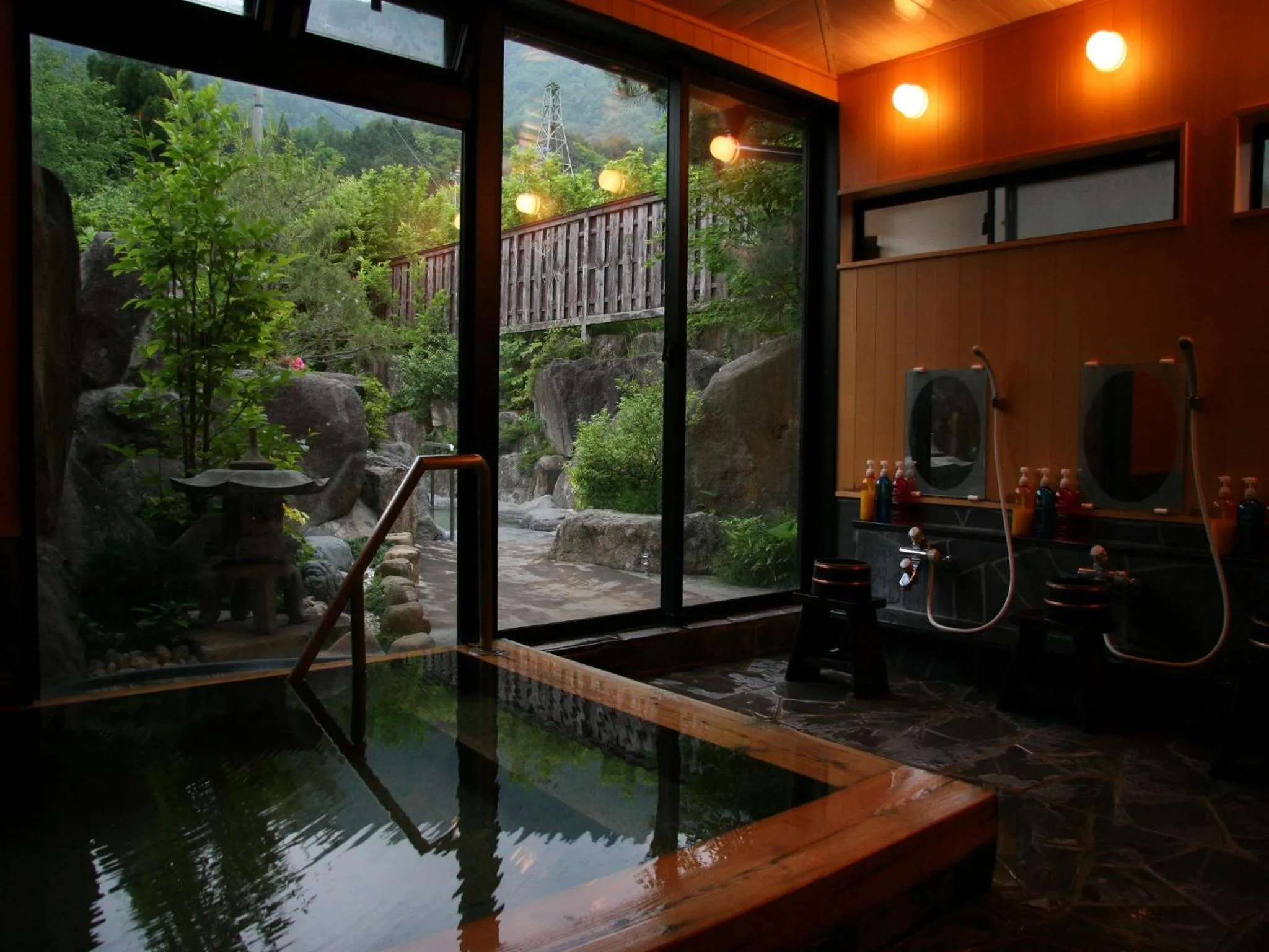 Hot Spring Bath in Ryokan Kutsuroginoya Yuu