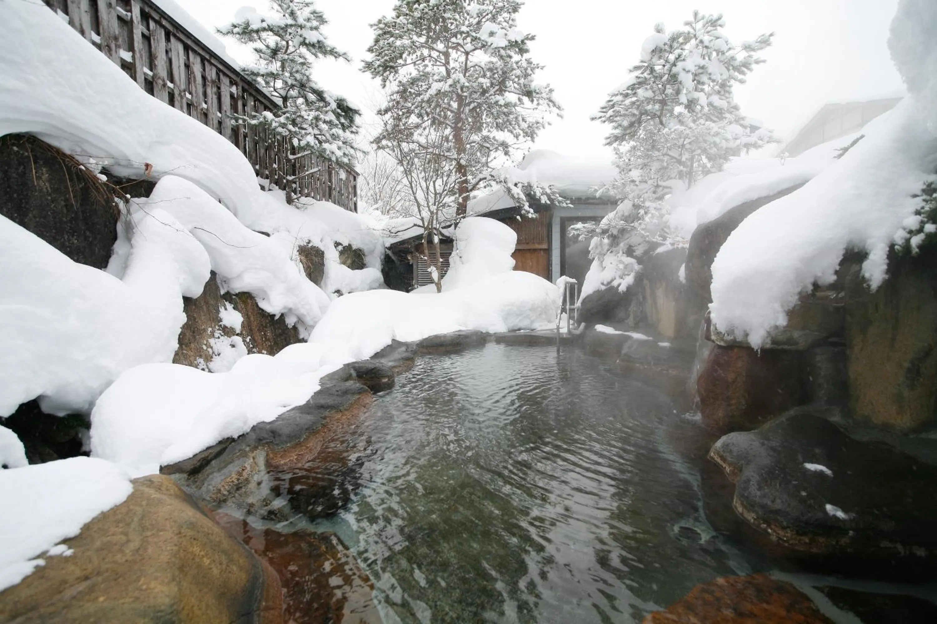 Open Air Bath in Ryokan Kutsuroginoya Yuu