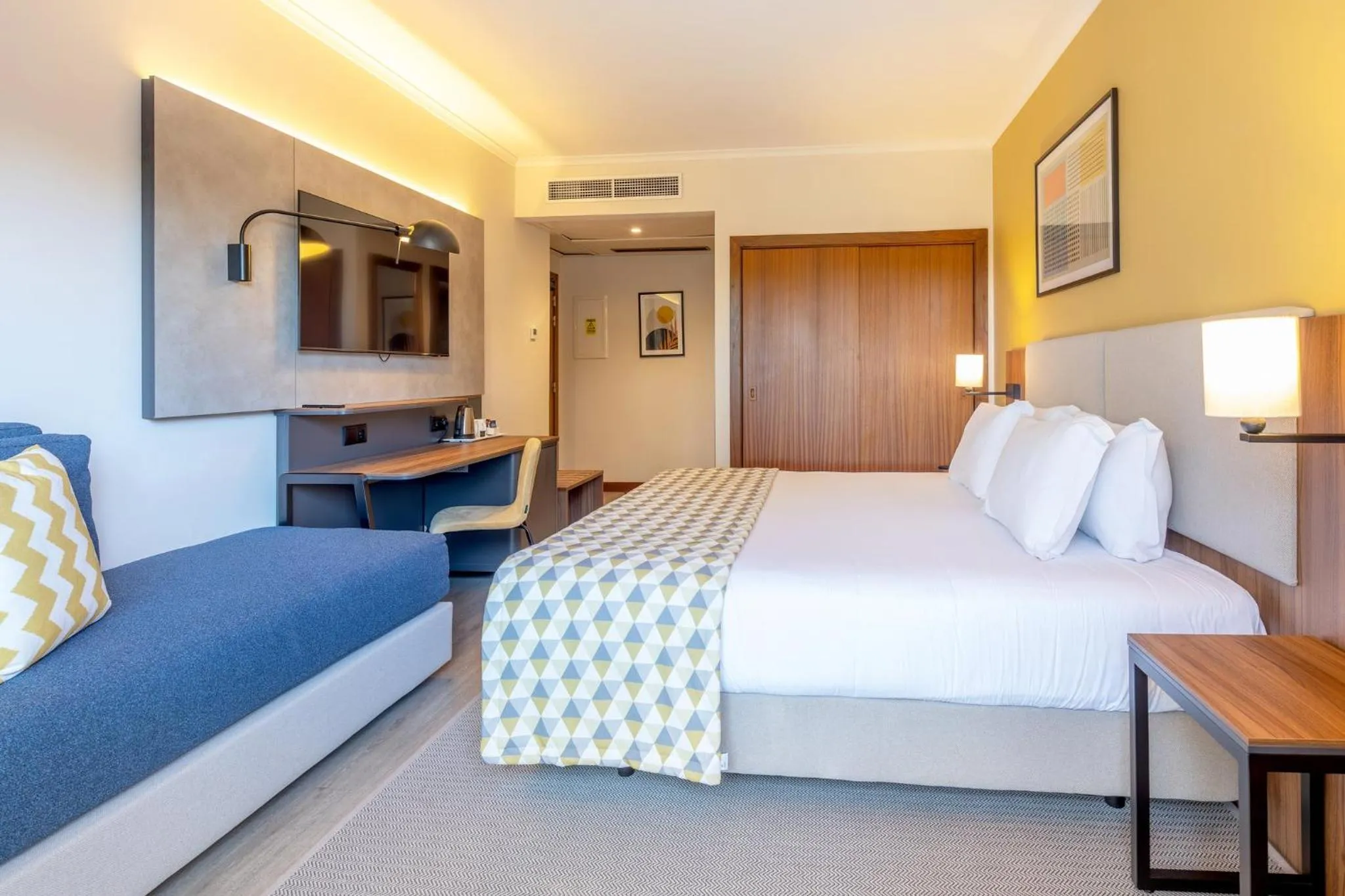 Photo of the whole room, Bed in Holiday Inn Algarve Albufeira by IHG