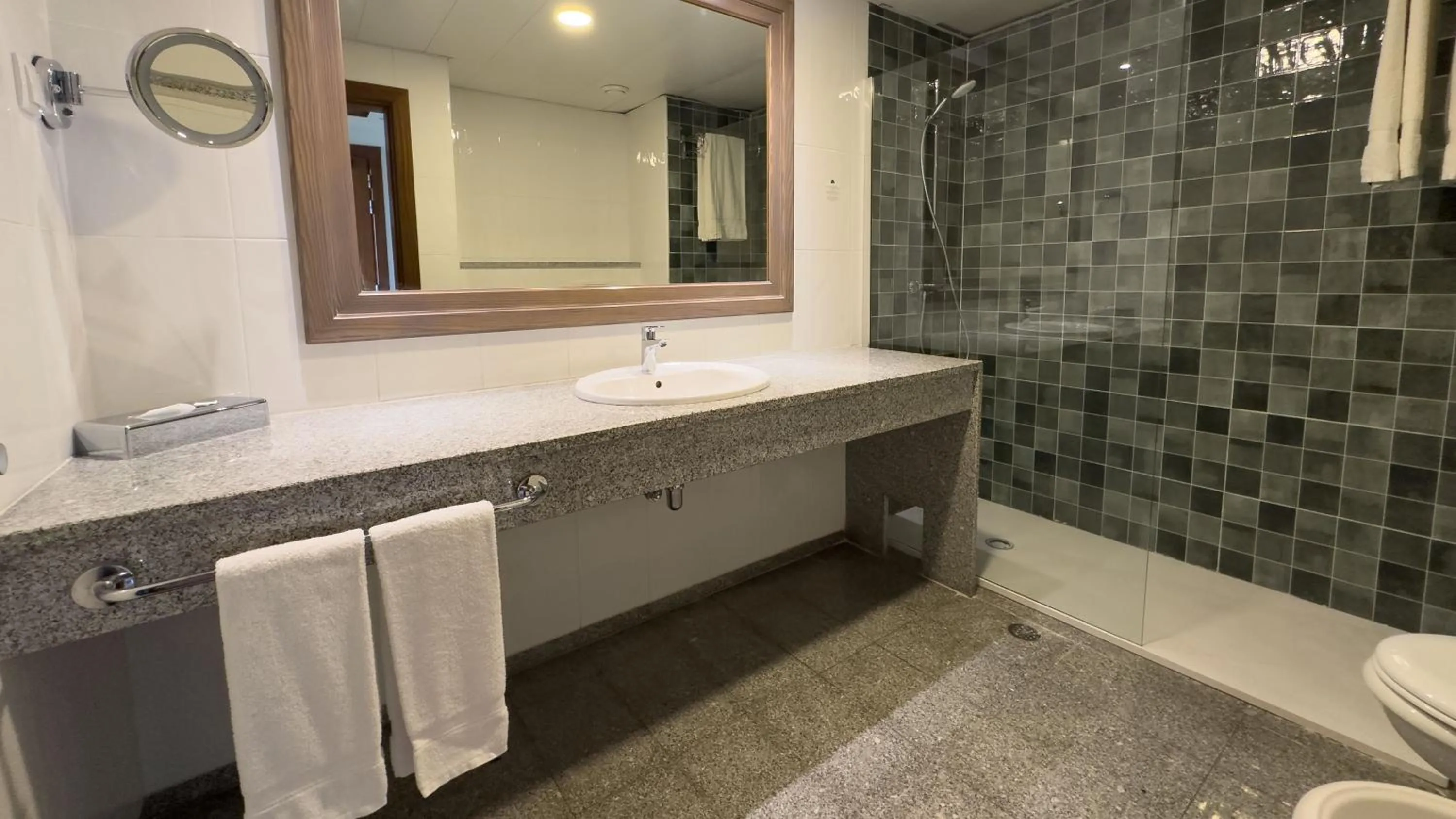 Bathroom in Real Bellavista Hotel & Spa