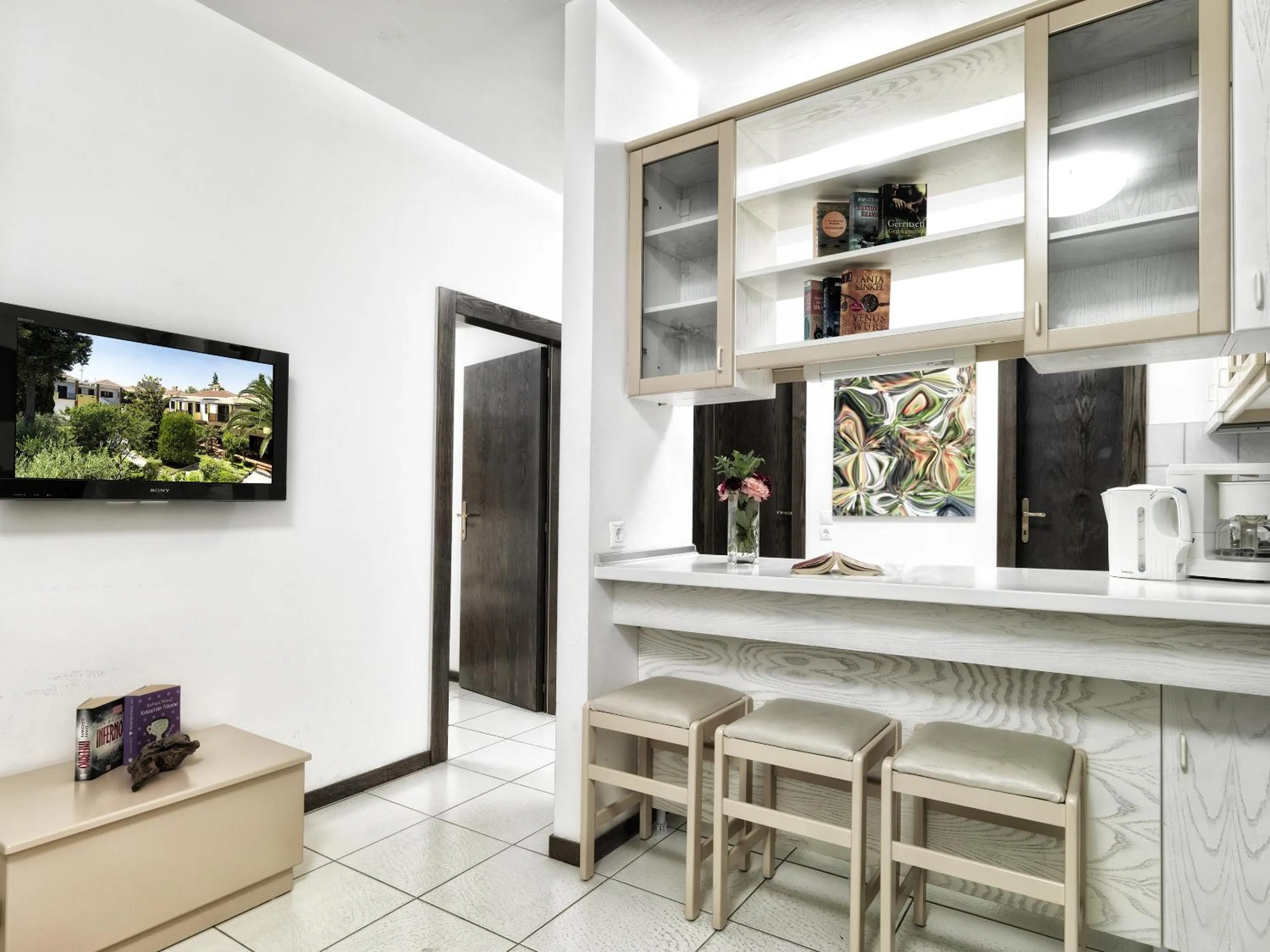 TV and multimedia in Elia Apartments