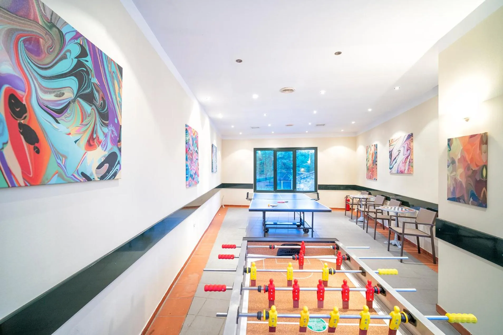 Table tennis in Elia Apartments