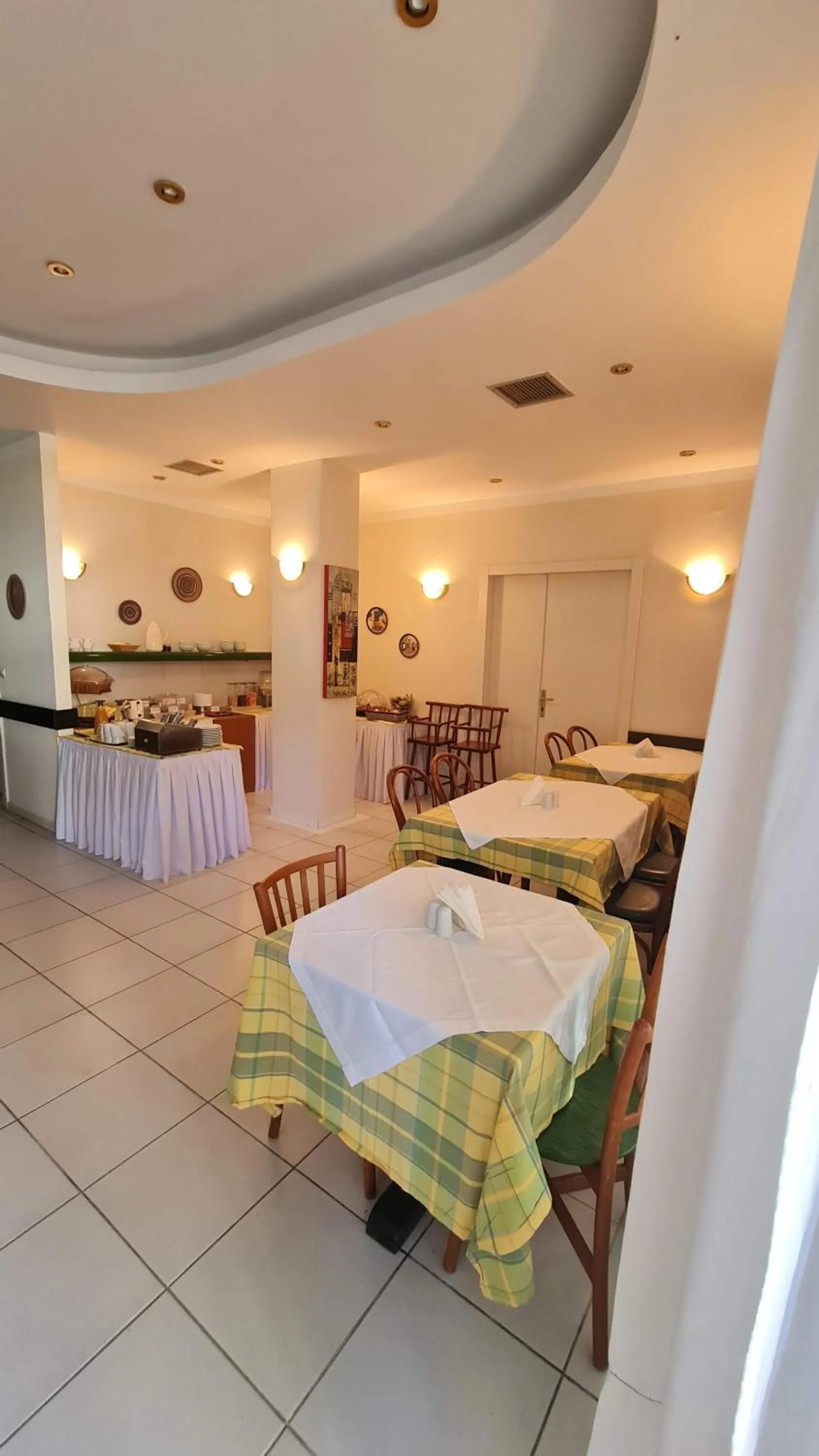 Area and facilities in Elia Apartments