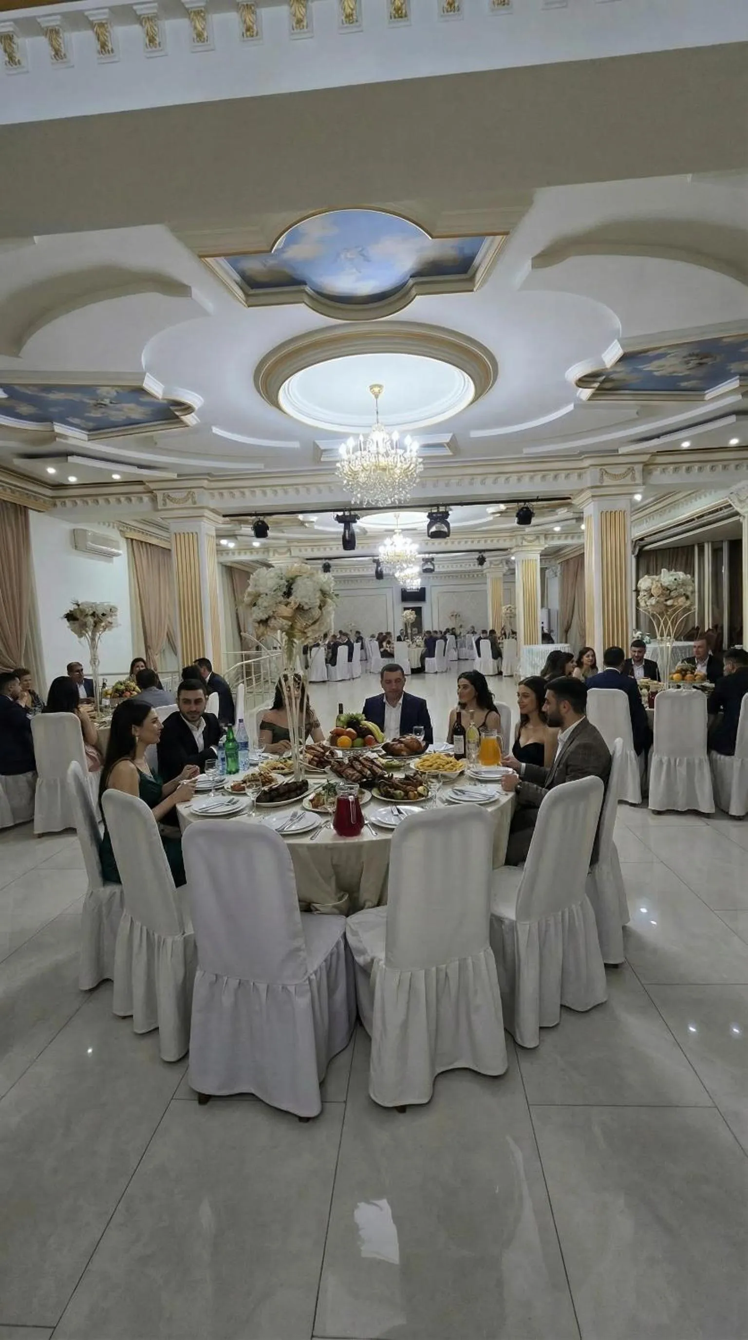 Restaurant/places to eat in Urartu Complex