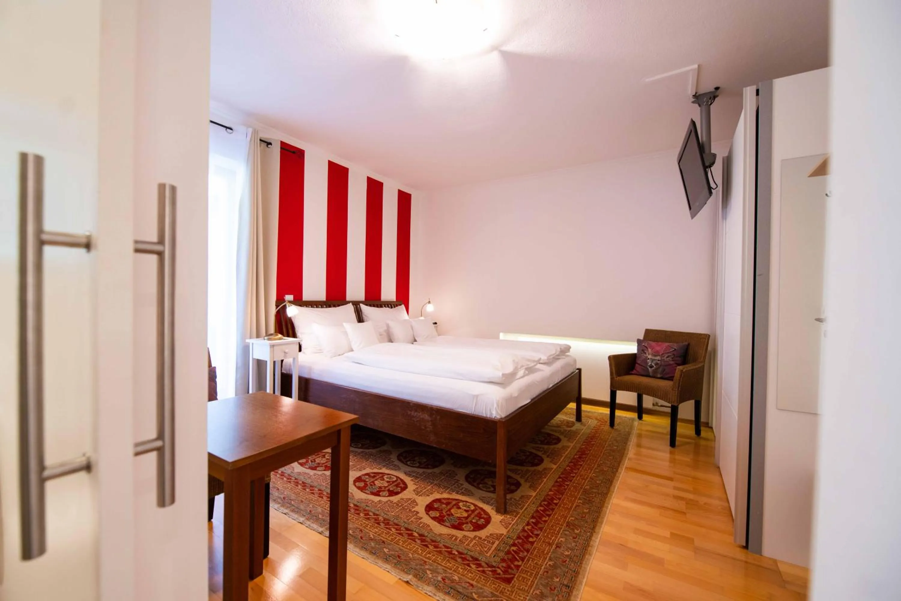 Photo of the whole room, Bed in Berghotel Hois