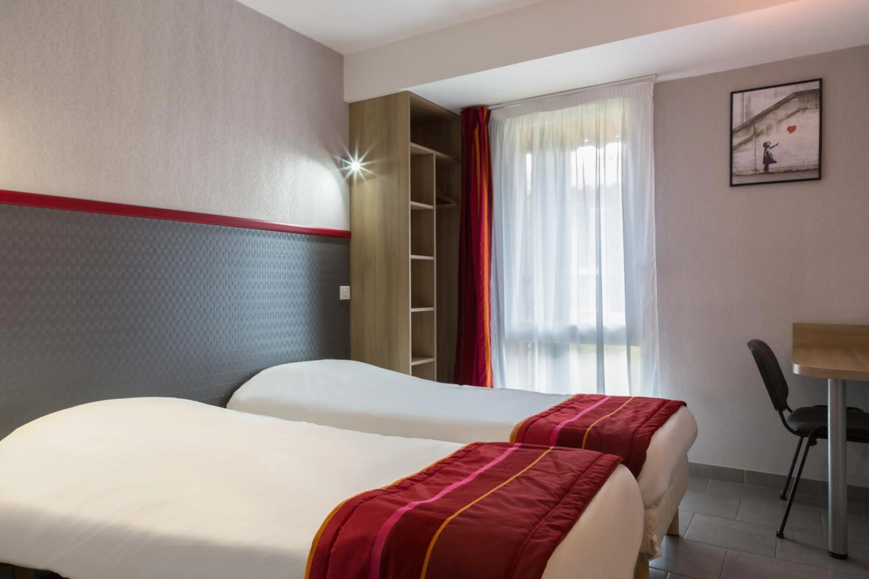 Bed in The Originals City, Hôtel Albizia, Sarlat-la-Canéda