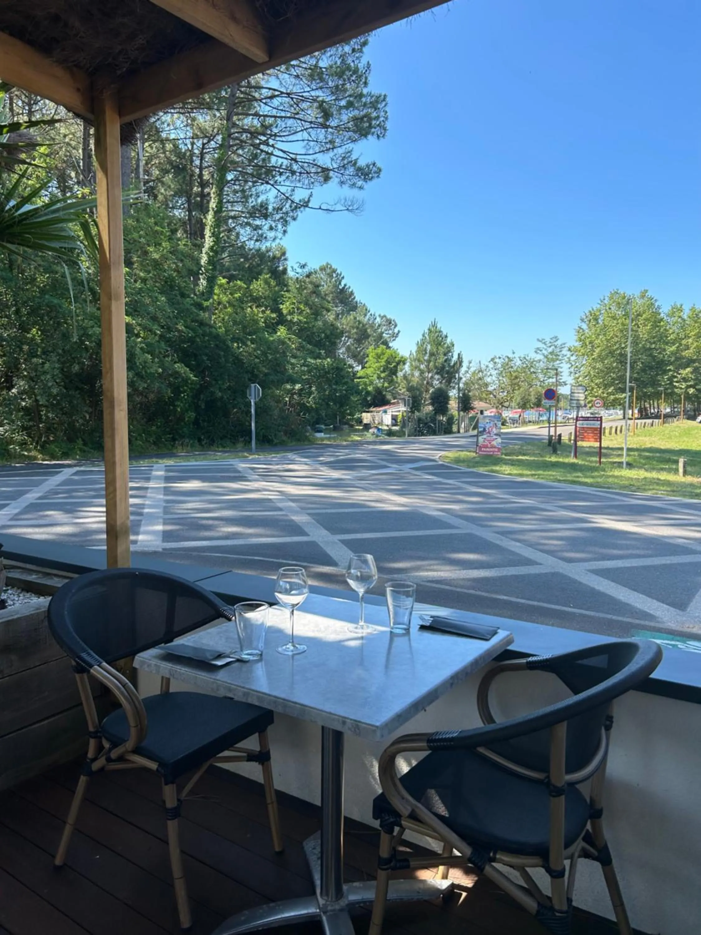 Balcony/Terrace in The Originals Boutique, Hôtel Lakeside, Biscarrosse , Lac