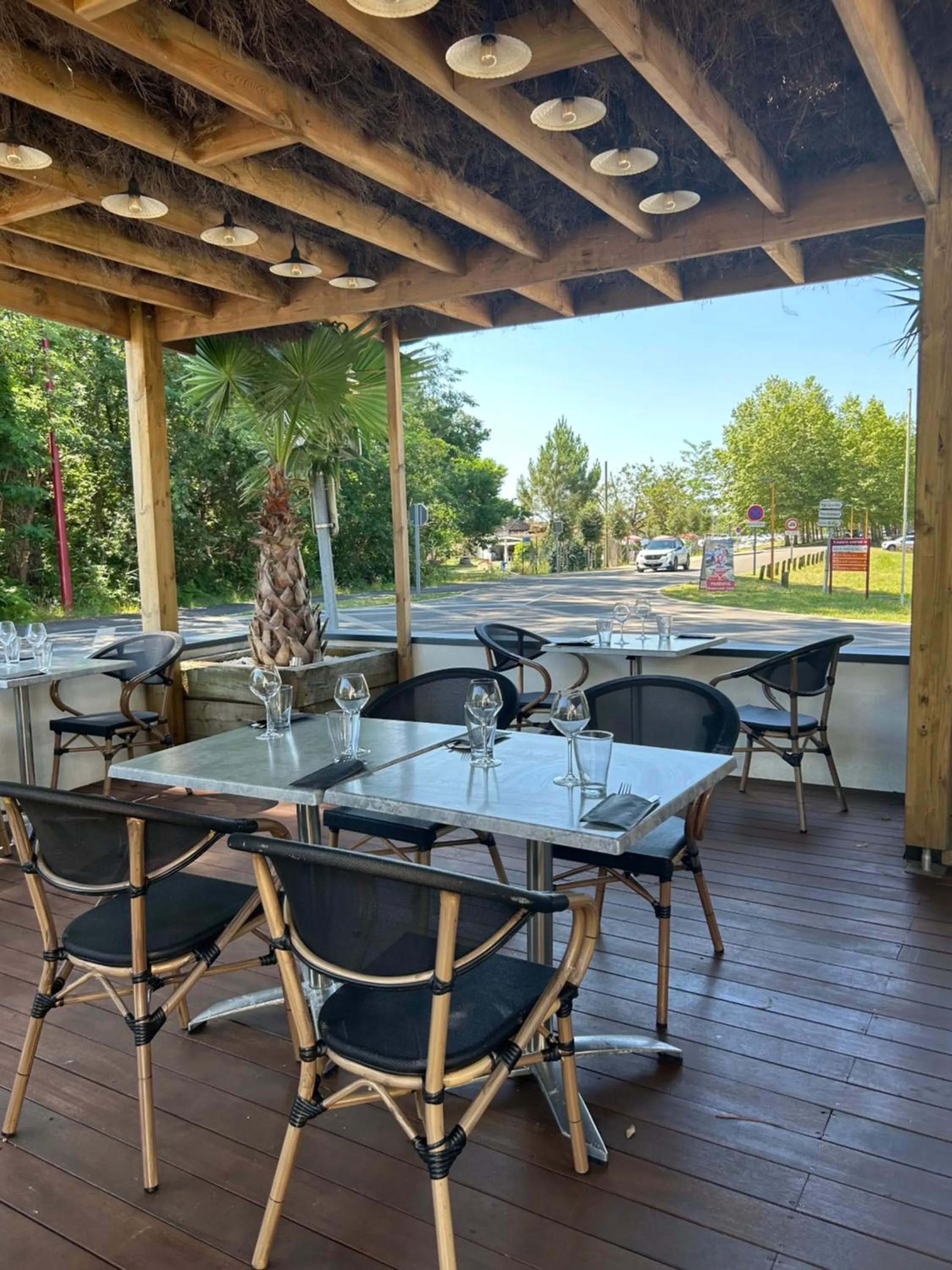 Balcony/Terrace in The Originals Boutique, Hôtel Lakeside, Biscarrosse , Lac