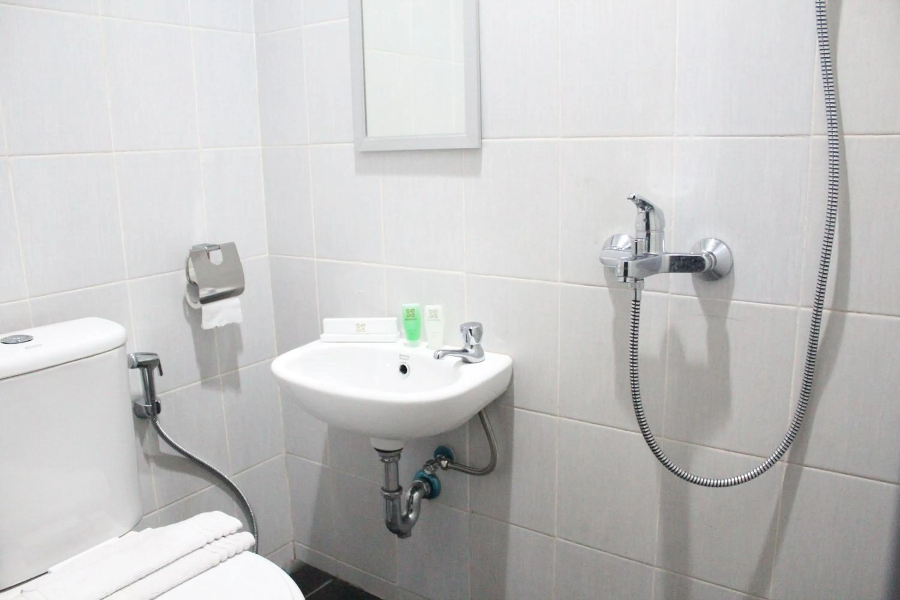 Bathroom in Ghurfati Hotel Mangga Besar