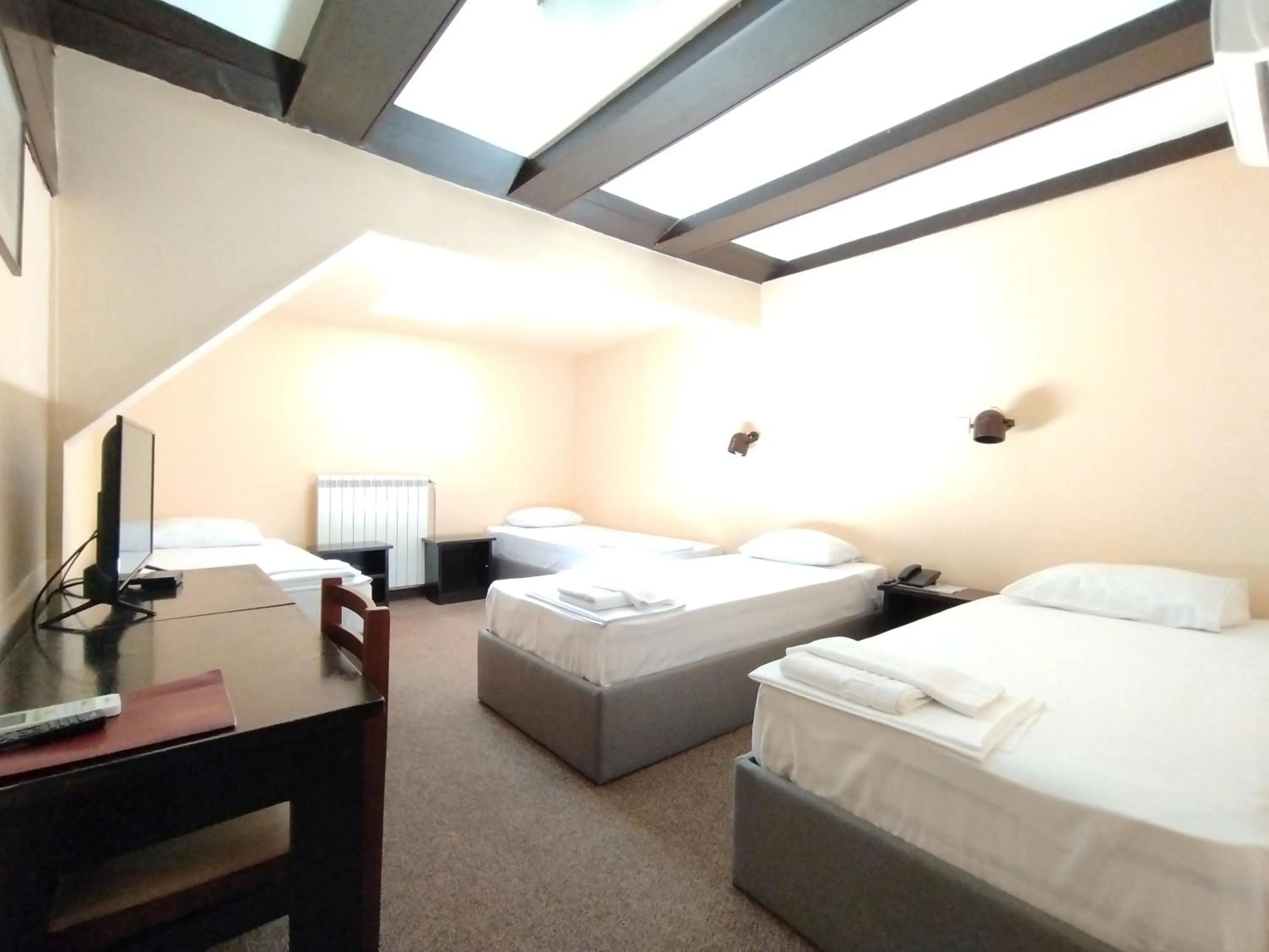 Bedroom, Bed in Hotel Vojvodina