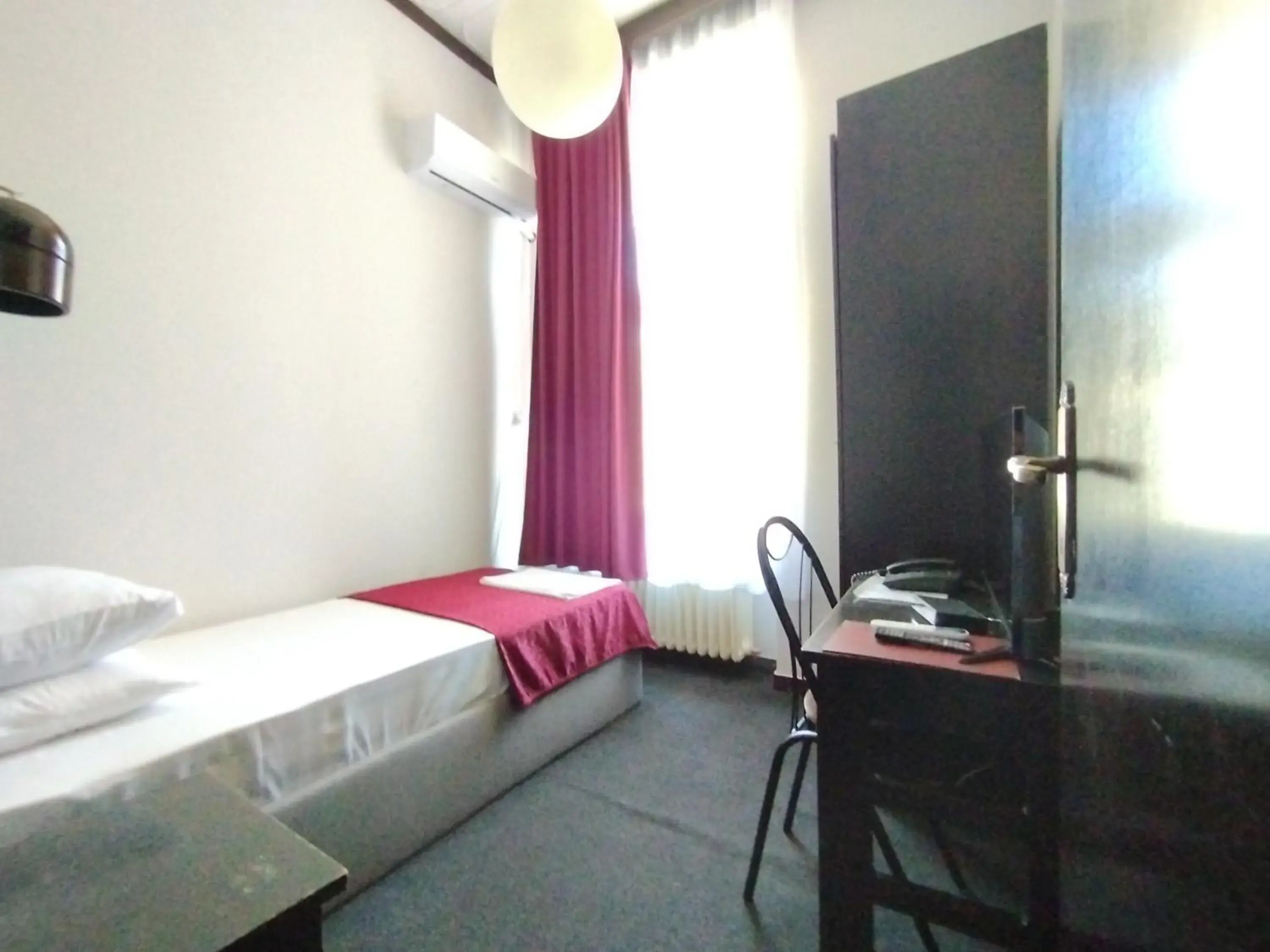 Single Room - single occupancy in Hotel Vojvodina Single Room - single occupancy in Hotel Vojvodina
