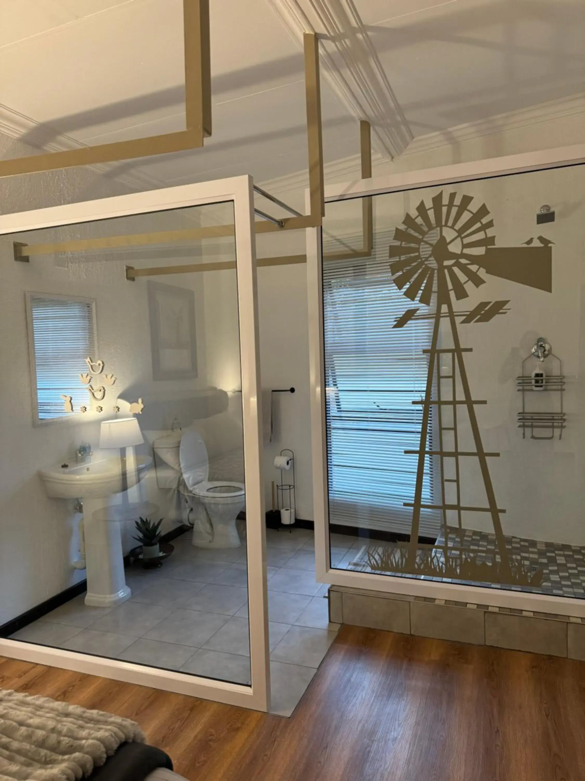 Deluxe Double Room with Shower in White River B & B Deluxe Double Room with Shower in White River B & B