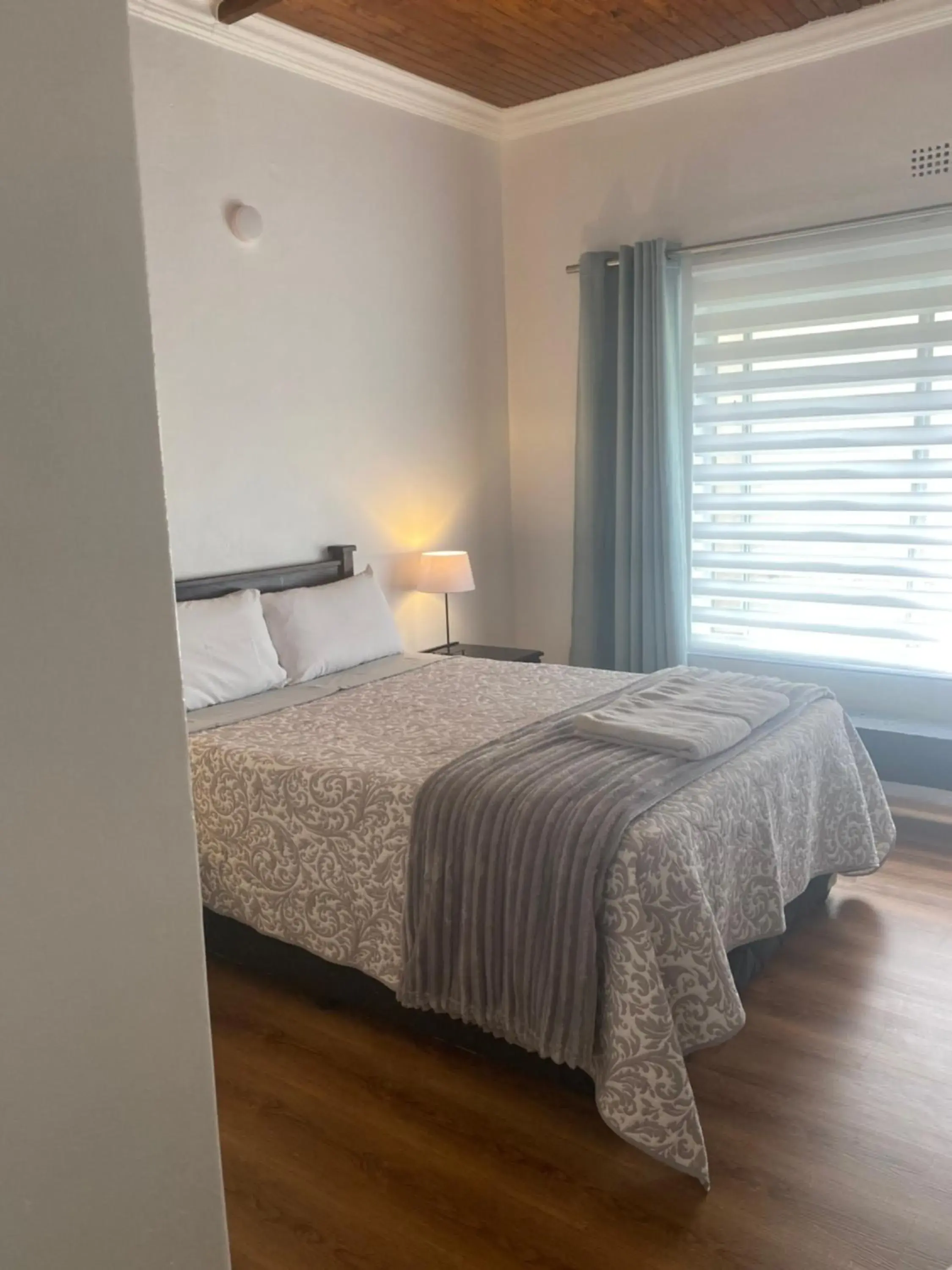 Double Room with Shared Bathroom - single occupancy in White River B & B Double Room with Shared Bathroom - single occupancy in White River B & B