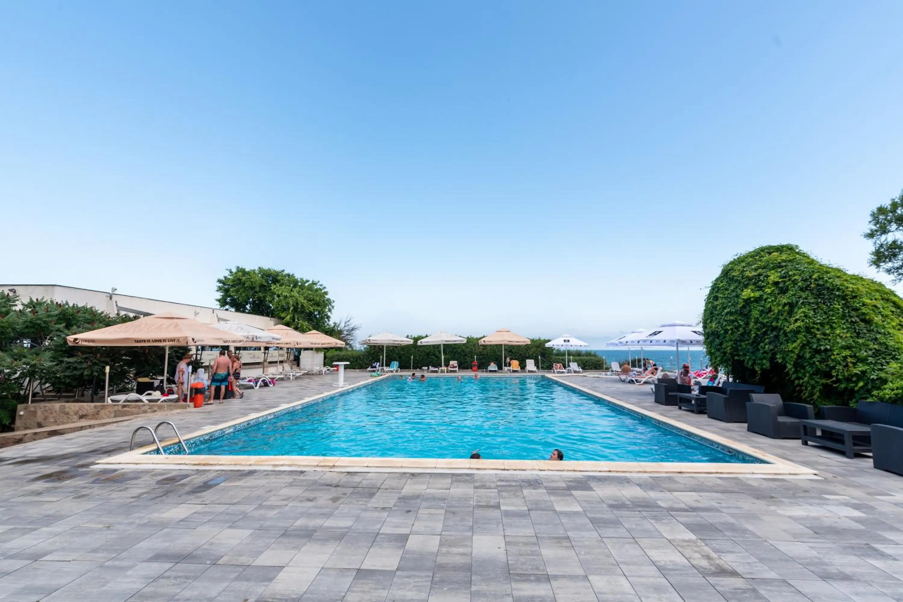 Swimming pool in Hotel Capitol