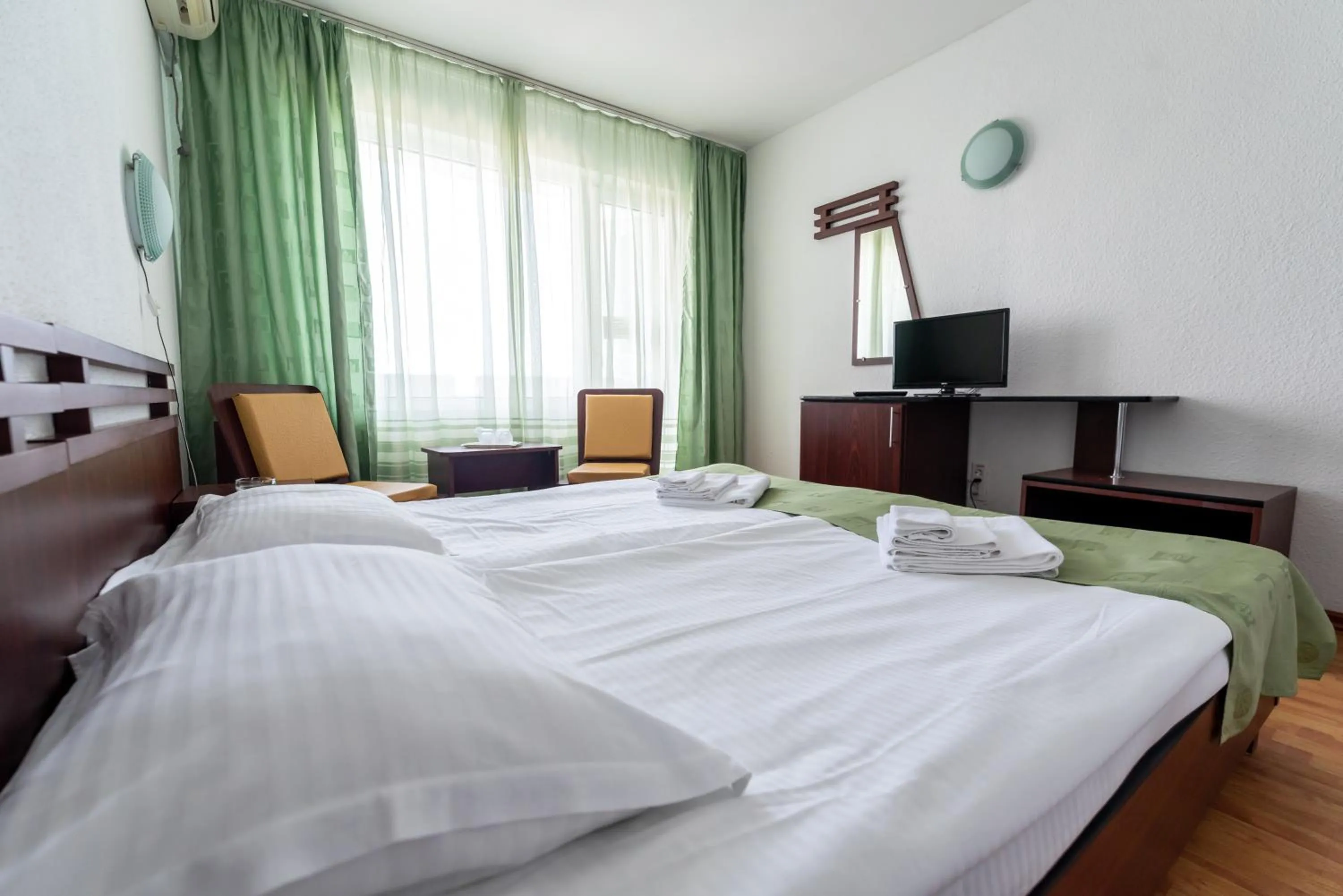 Bed in Hotel Capitol