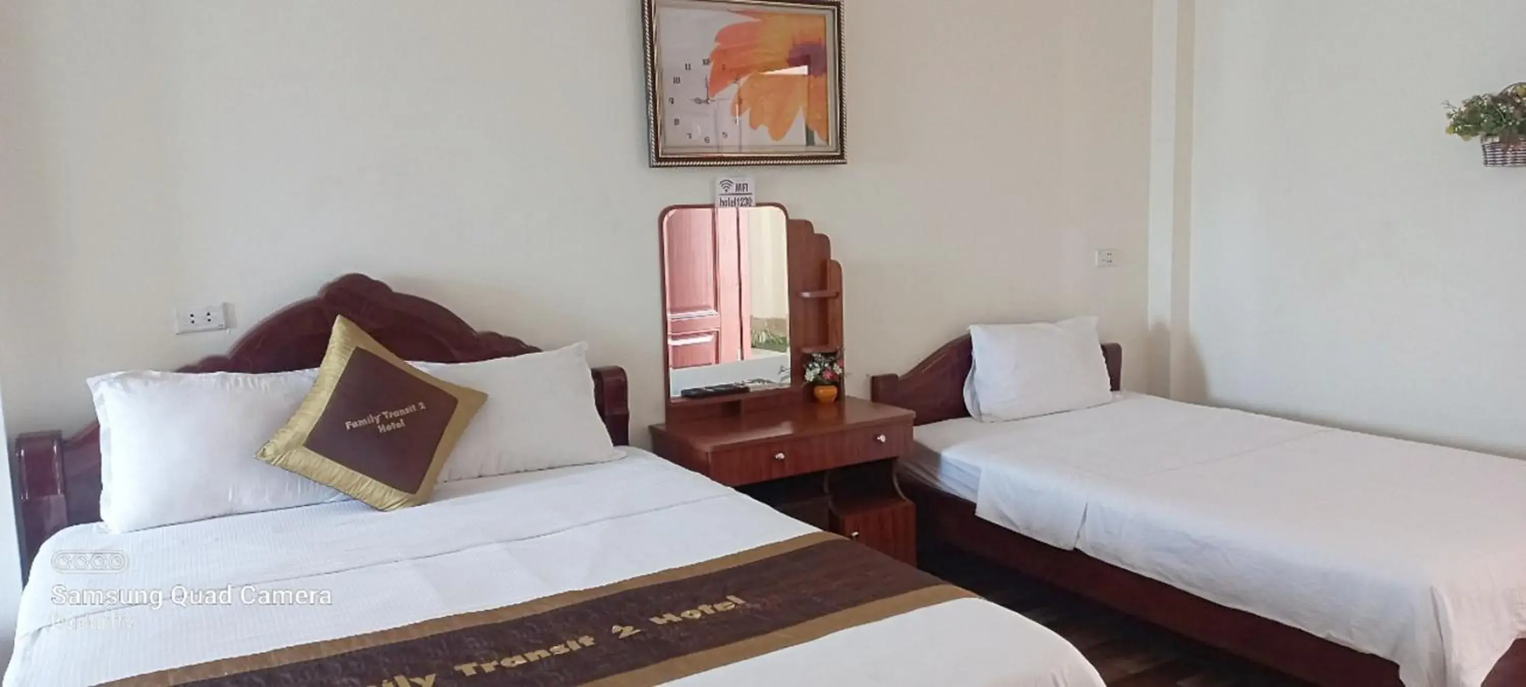 Triple Room with Private Bathroom in Family Transit 2 Hotel Triple Room with Private Bathroom in Family Transit 2 Hotel