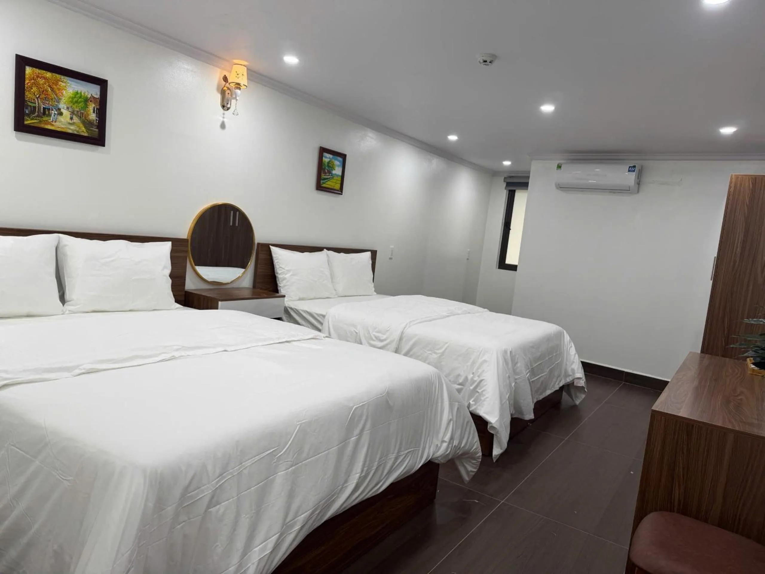 Bed in Family Transit 2 Hotel