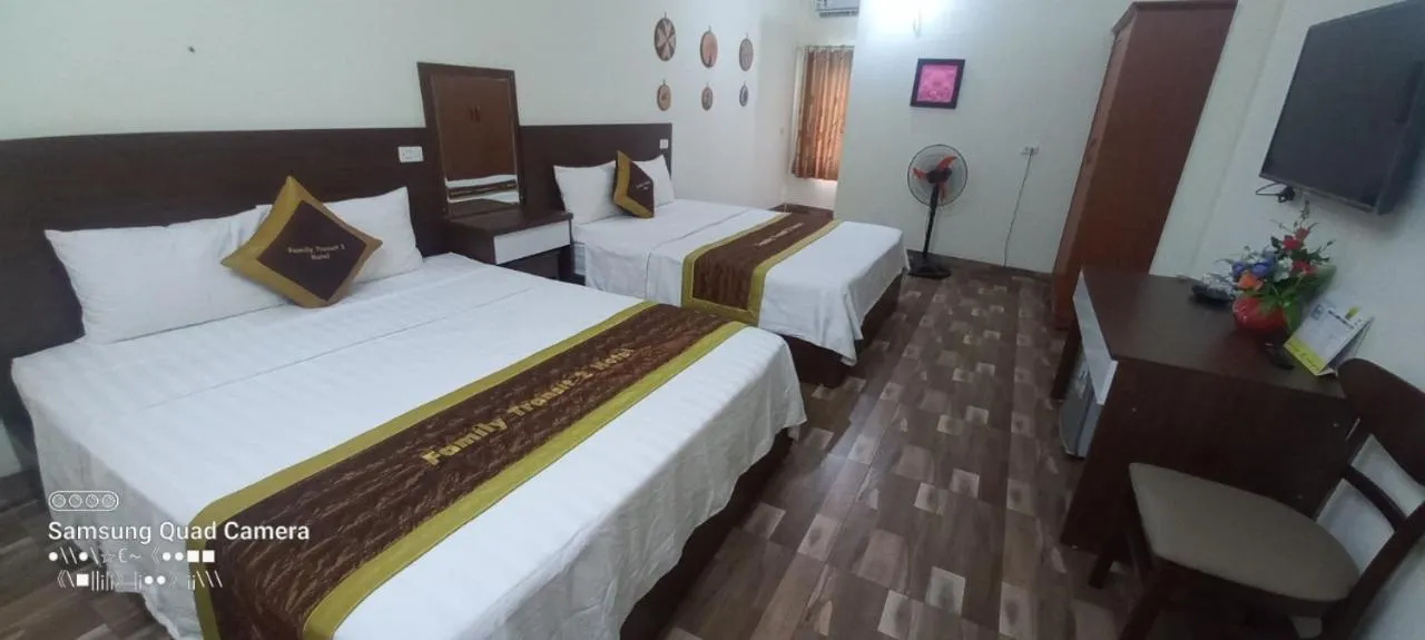 Bedroom, Bed in Family Transit 2 Hotel