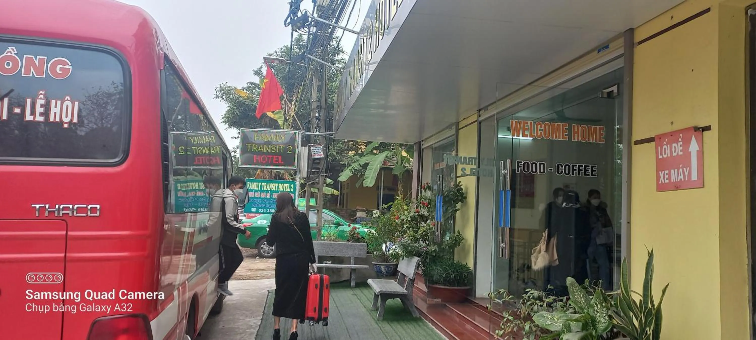 Facade/entrance in Family Transit 2 Hotel