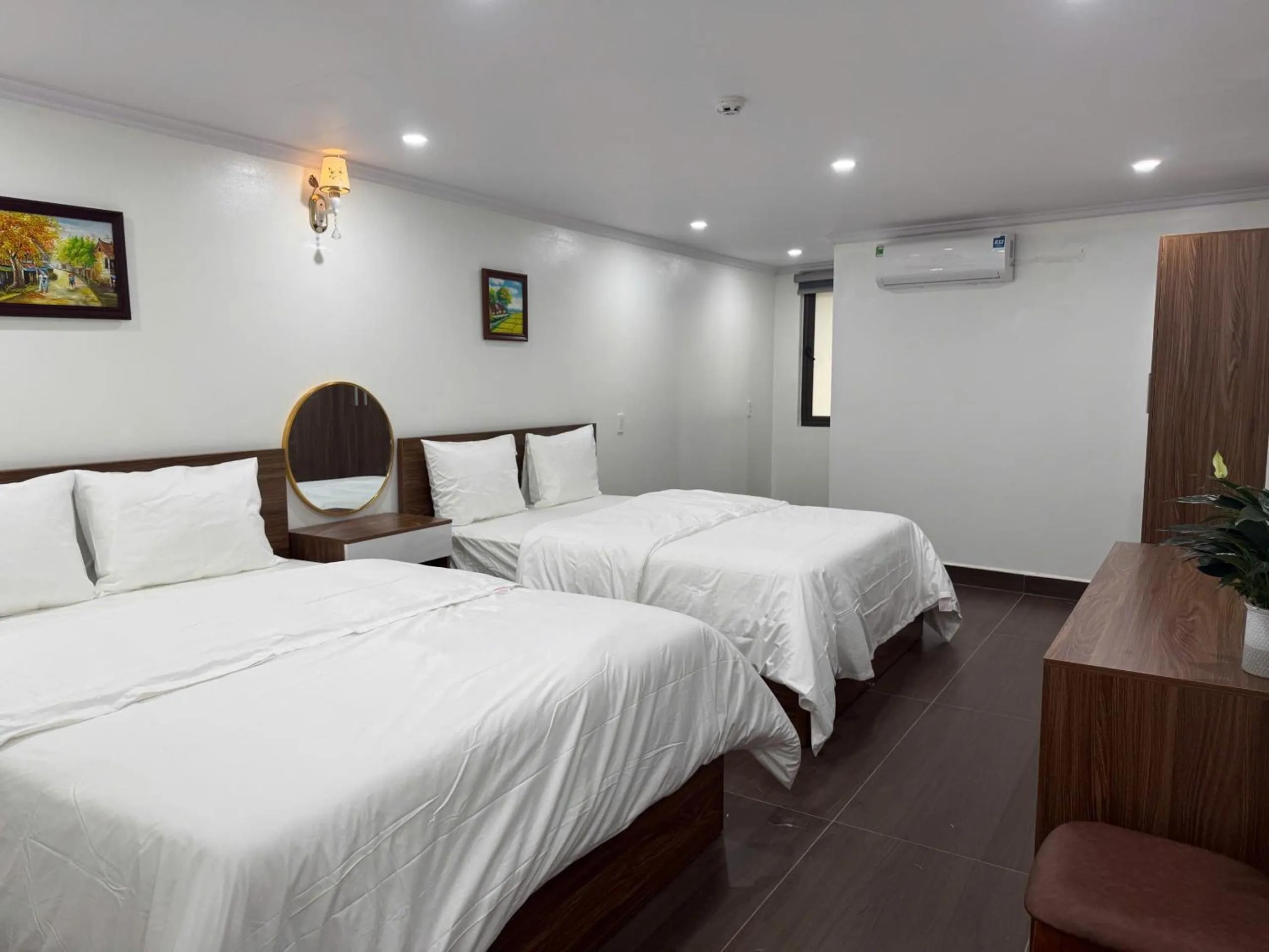 Bed in Family Transit 2 Hotel