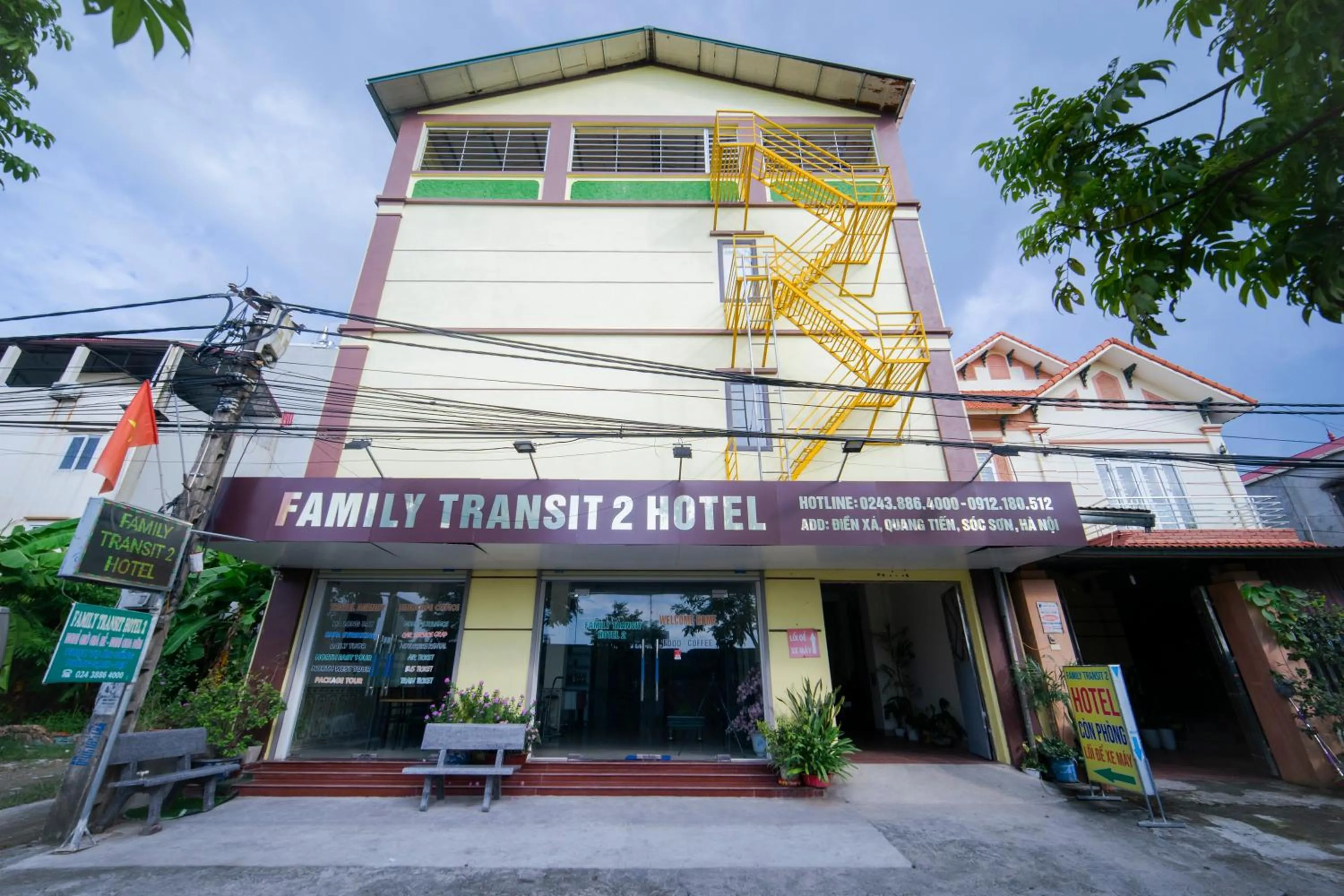 Property building in Family Transit 2 Hotel