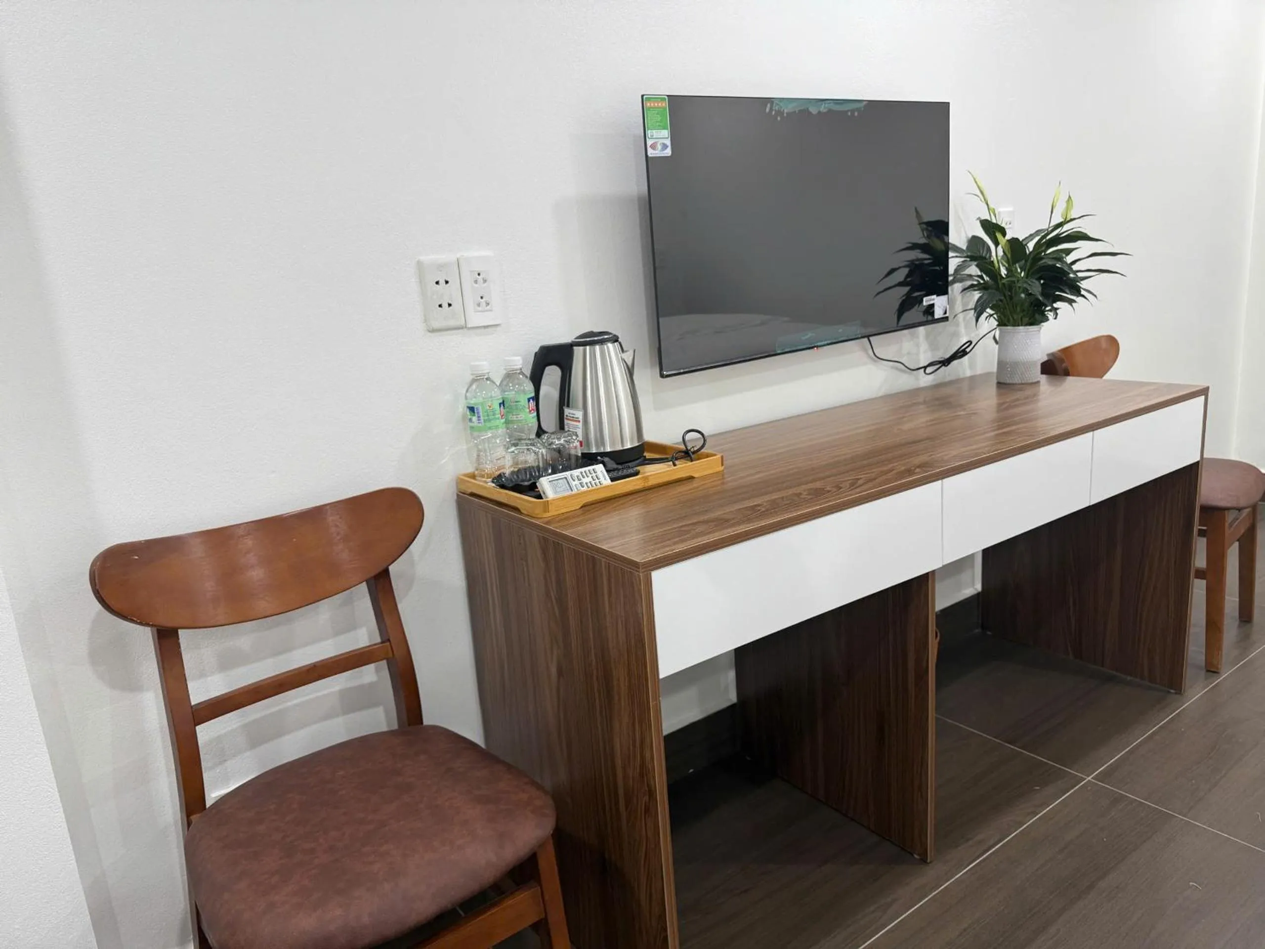 TV and multimedia in Family Transit 2 Hotel