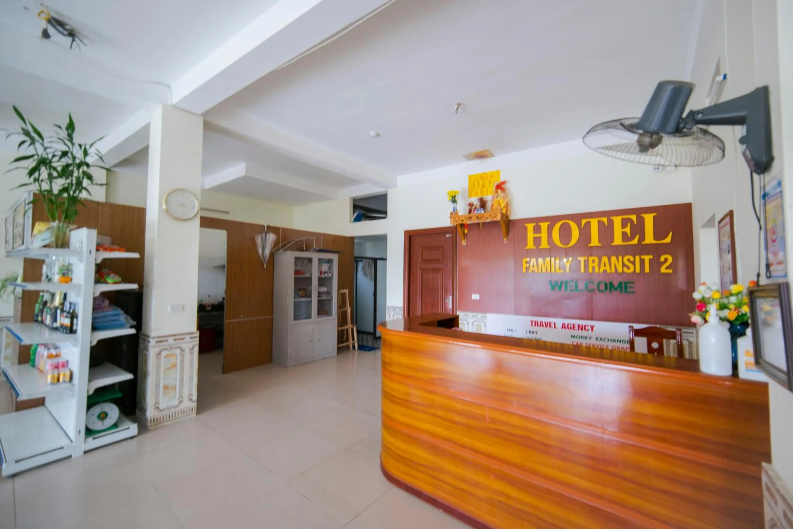 Lobby or reception in Family Transit 2 Hotel