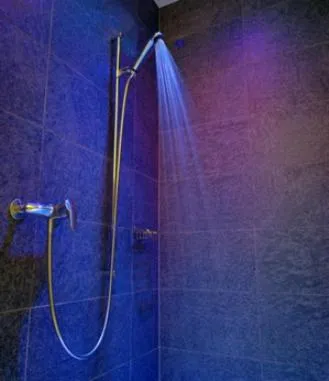 Shower in Hôtel de l'Etoile