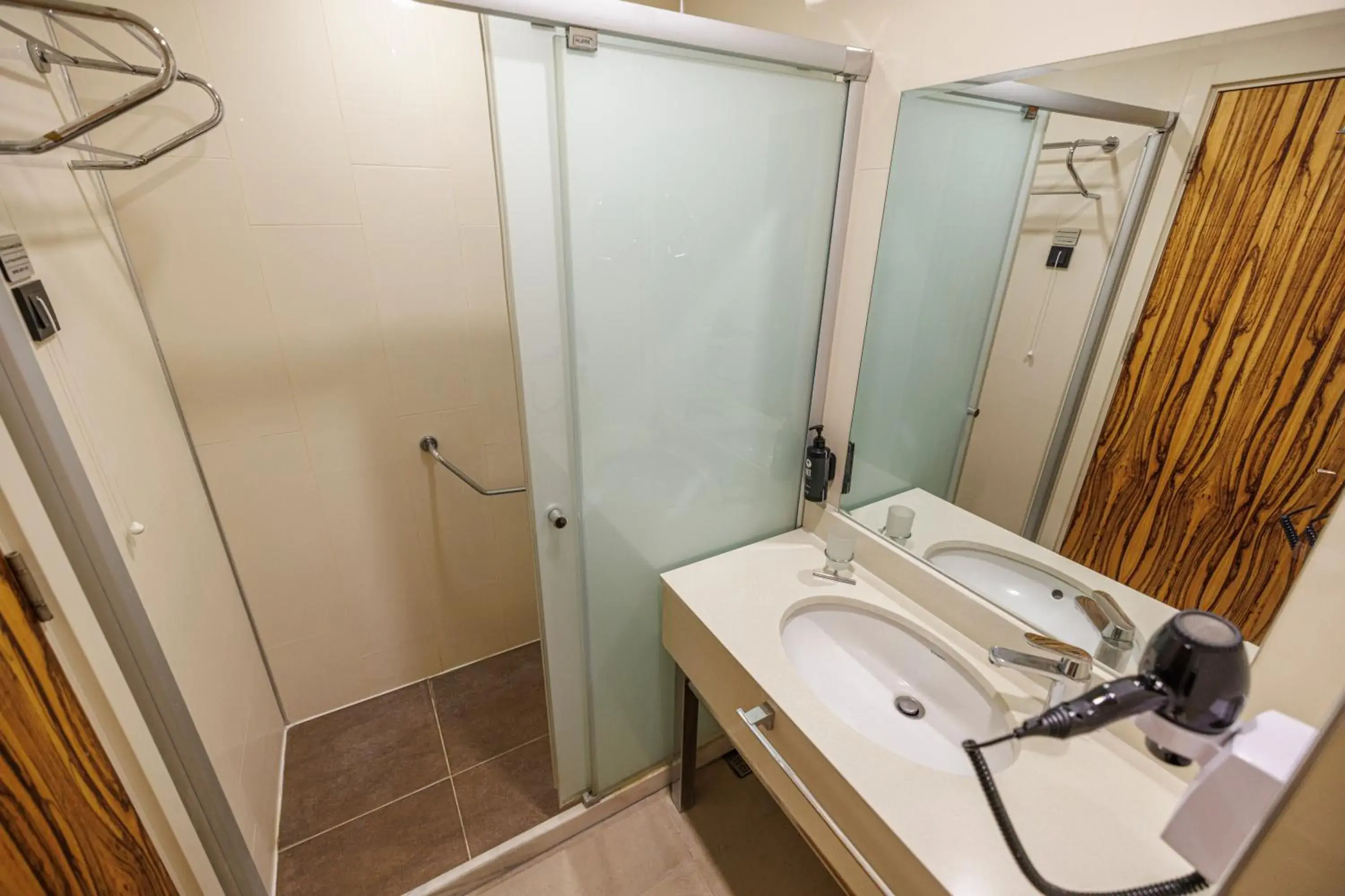 Queen Junior Suite - Non-Smoking in Ramada By Wyndham Cappadocia Queen Junior Suite - Non-Smoking in Ramada By Wyndham Cappadocia