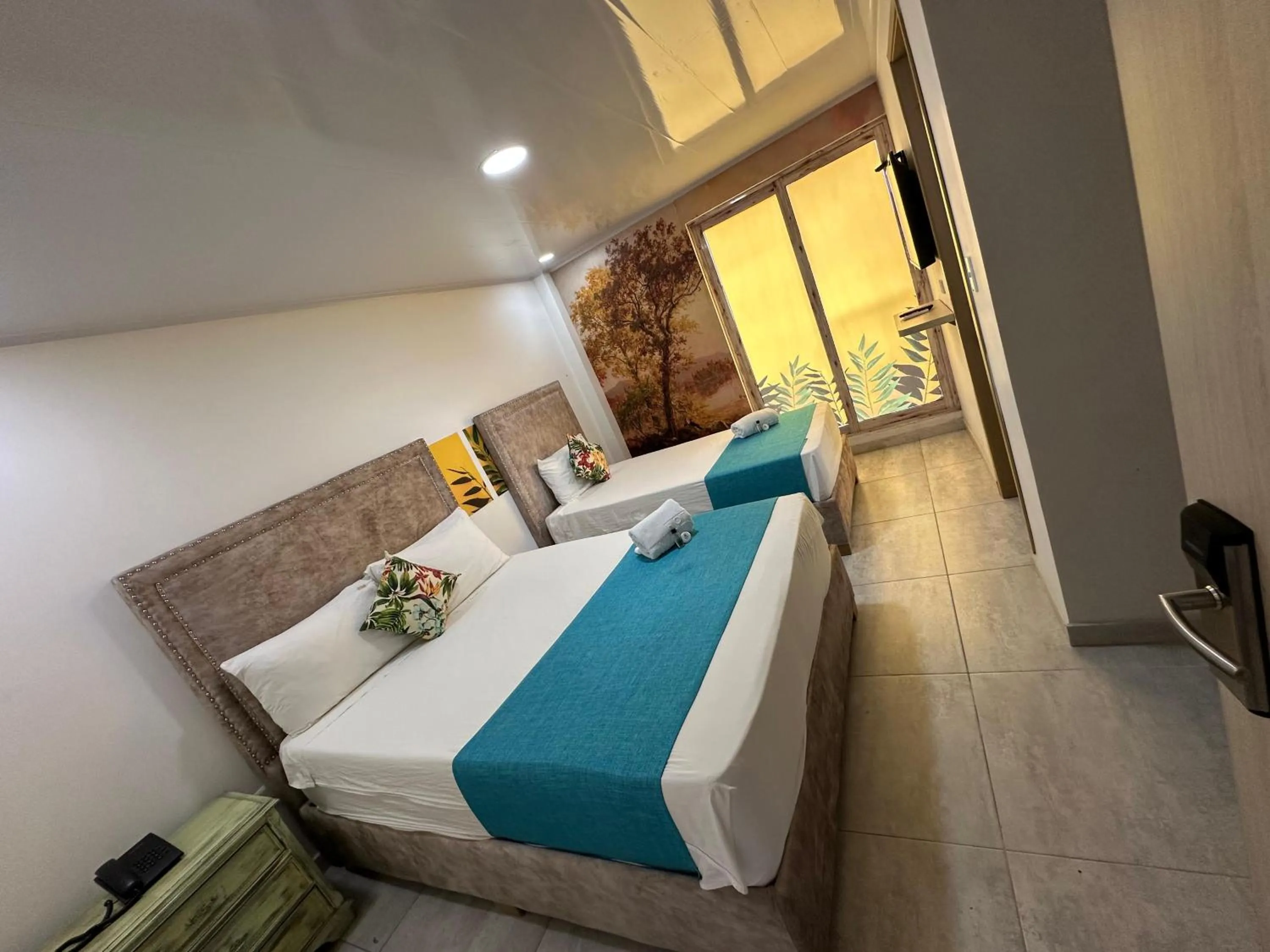 Bedroom, Bed in Hotel Millenium Victoria Plaza