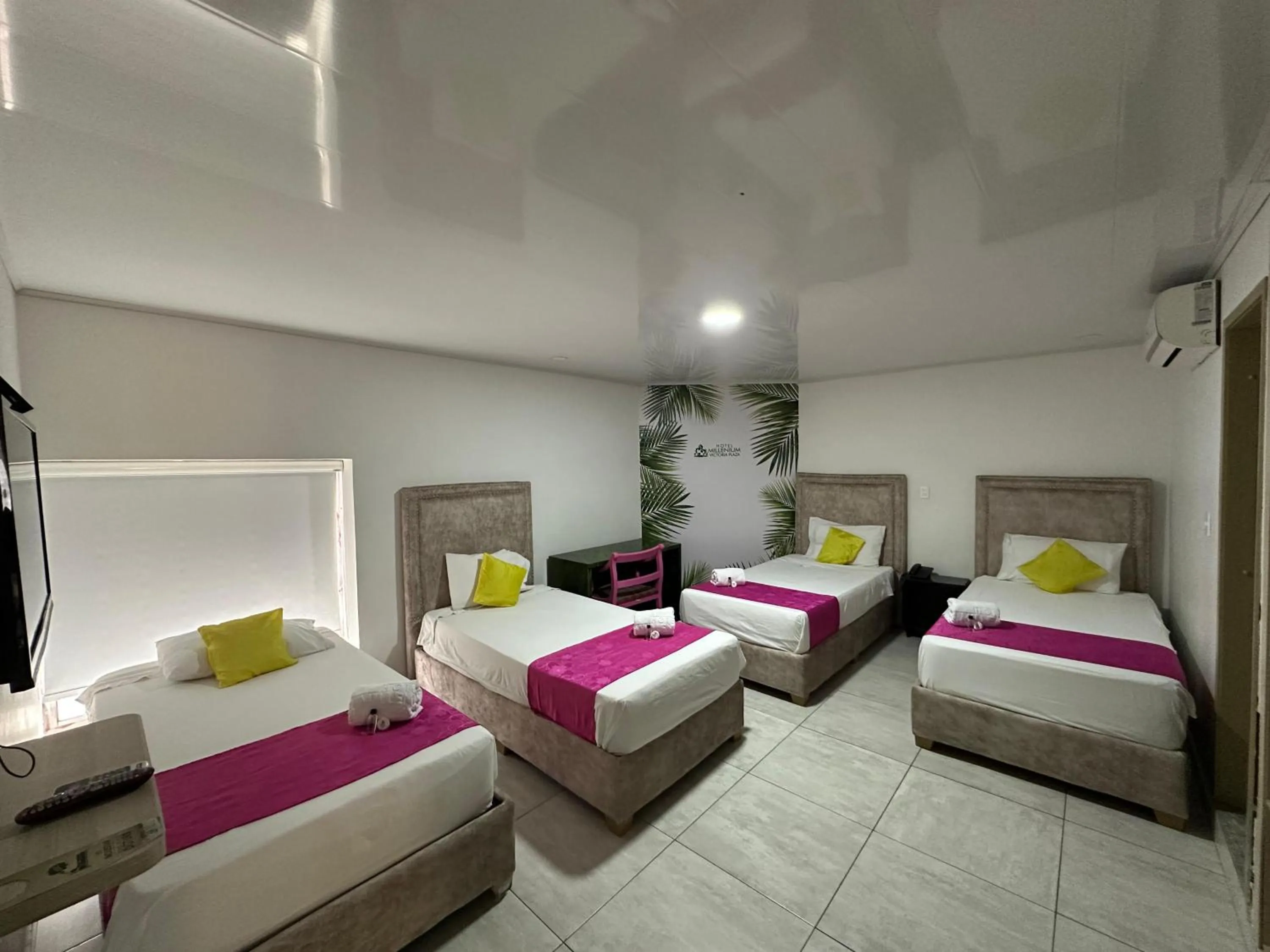 Bed in Hotel Millenium Victoria Plaza