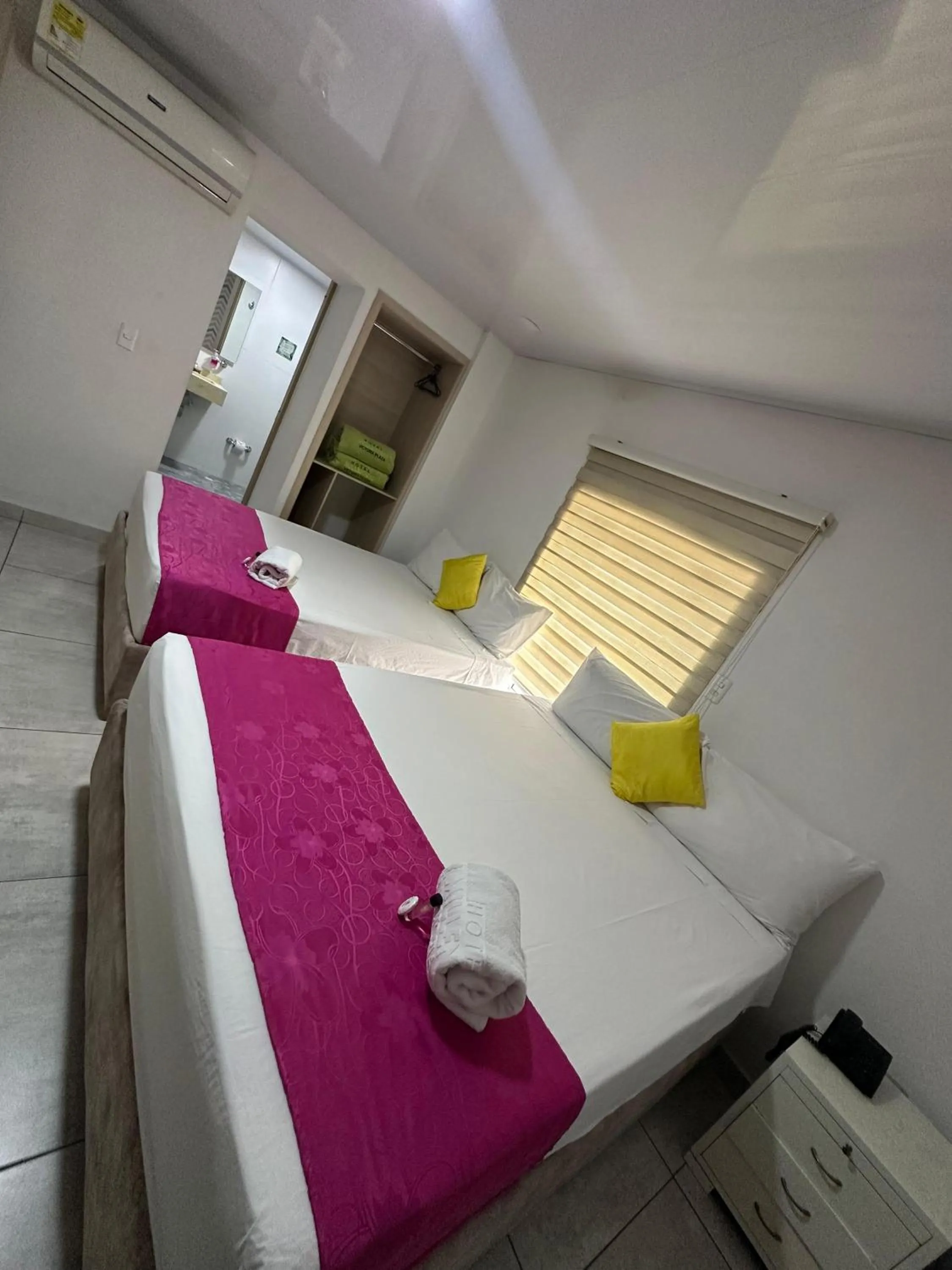 Bed in Hotel Millenium Victoria Plaza