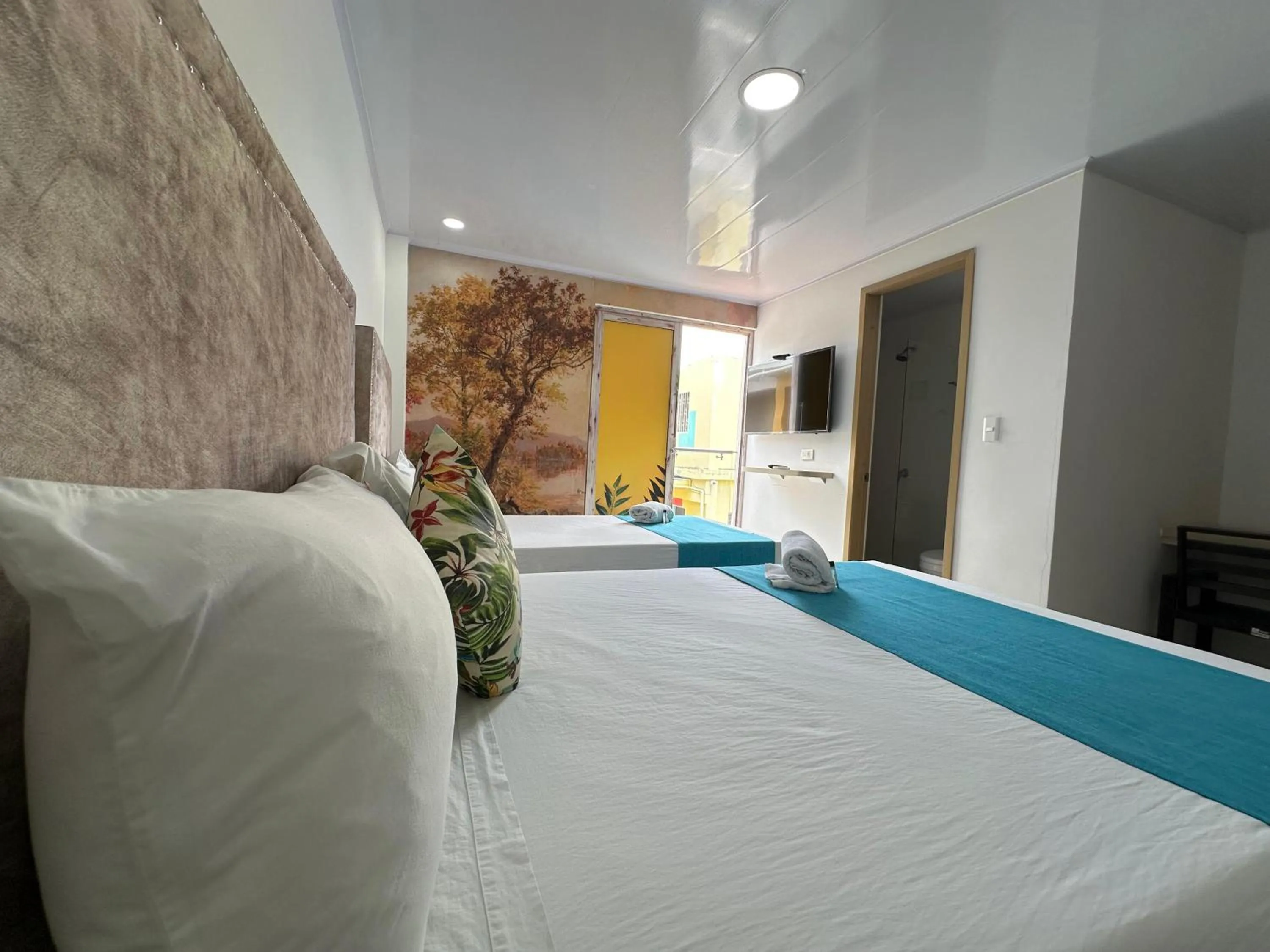 Photo of the whole room, Bed in Hotel Millenium Victoria Plaza