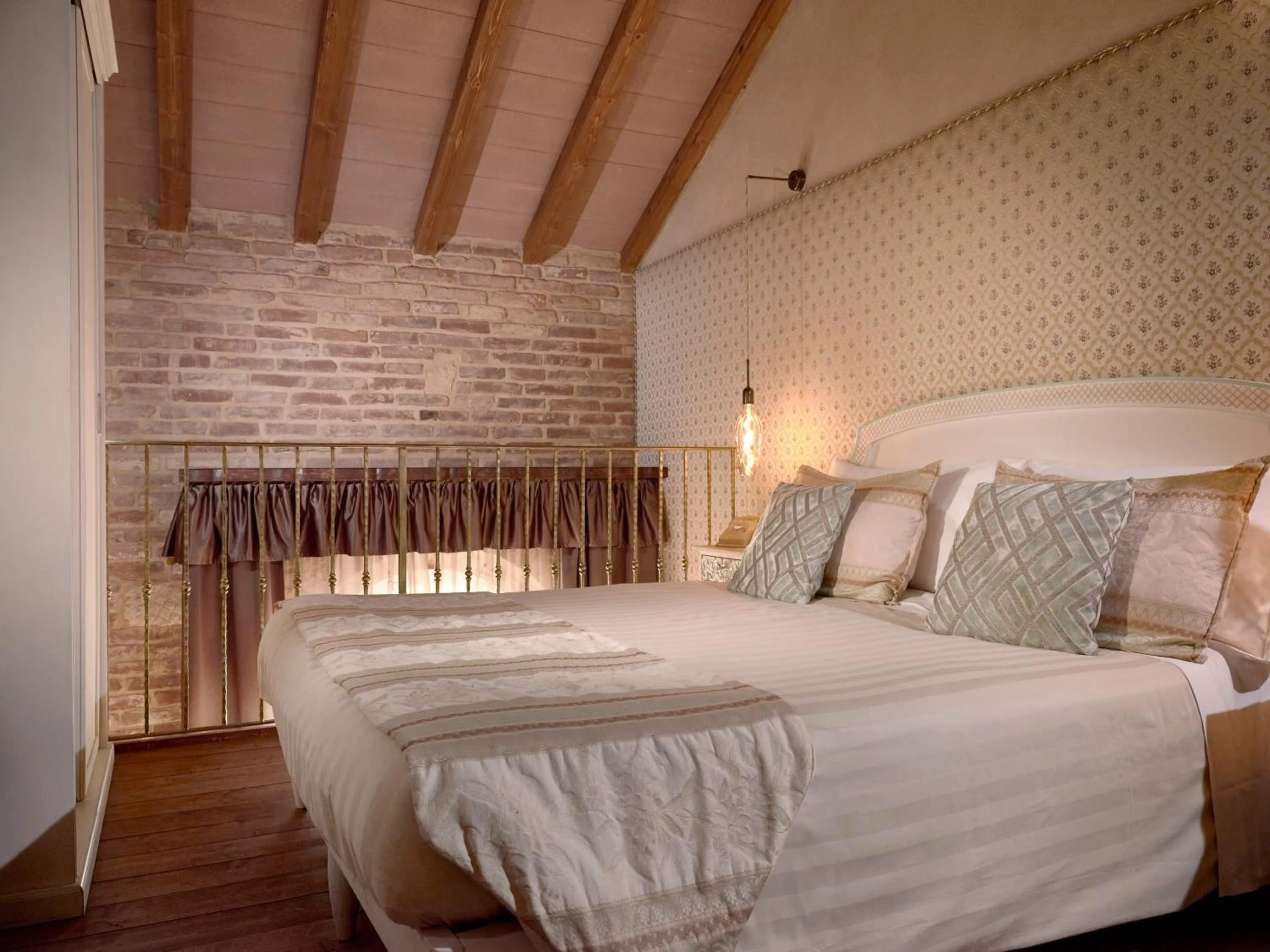 Bedroom, Bed in Tenuta Montemagno Relais & Wines