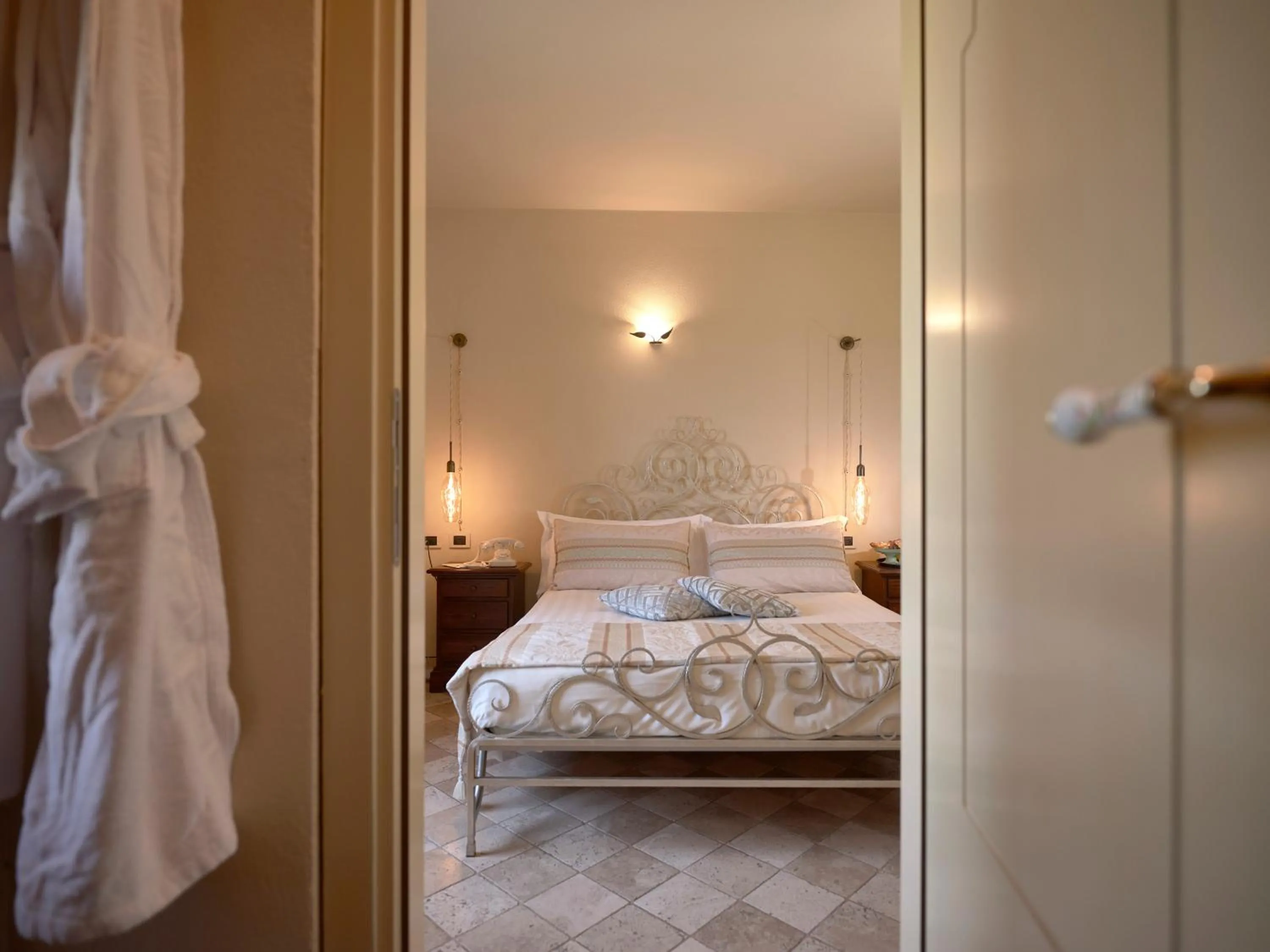 Bedroom, Bed in Tenuta Montemagno Relais & Wines