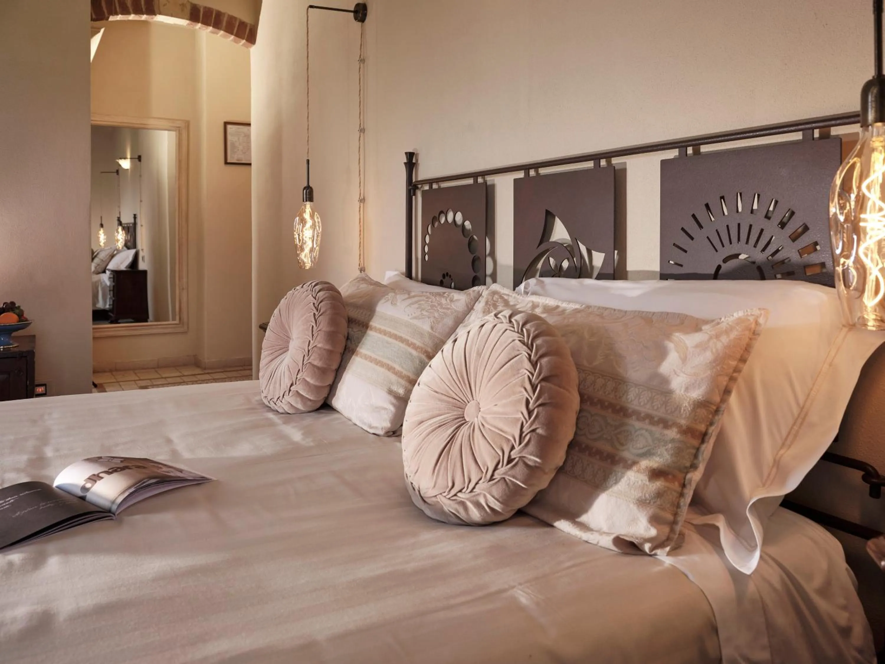 Bedroom, Bed in Tenuta Montemagno Relais & Wines