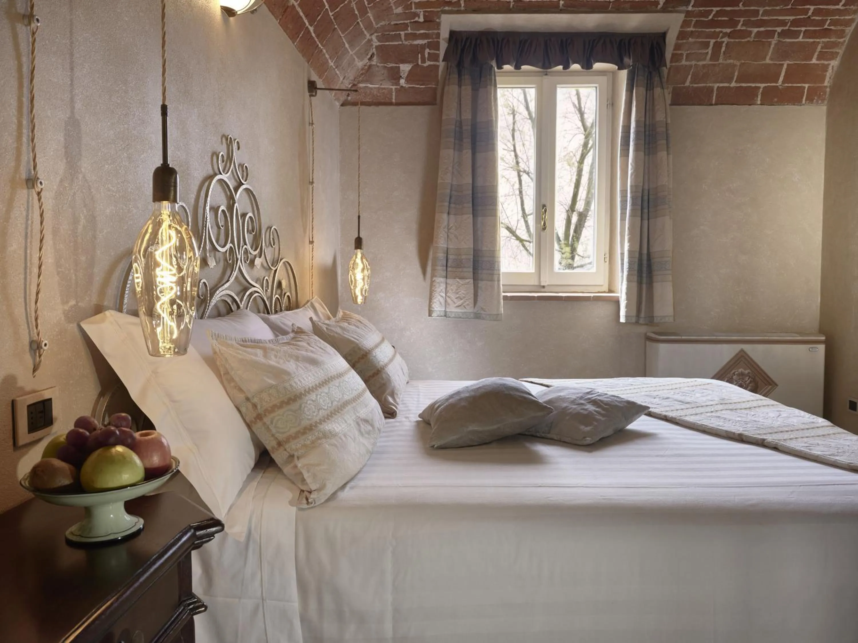 Bedroom, Bed in Tenuta Montemagno Relais & Wines