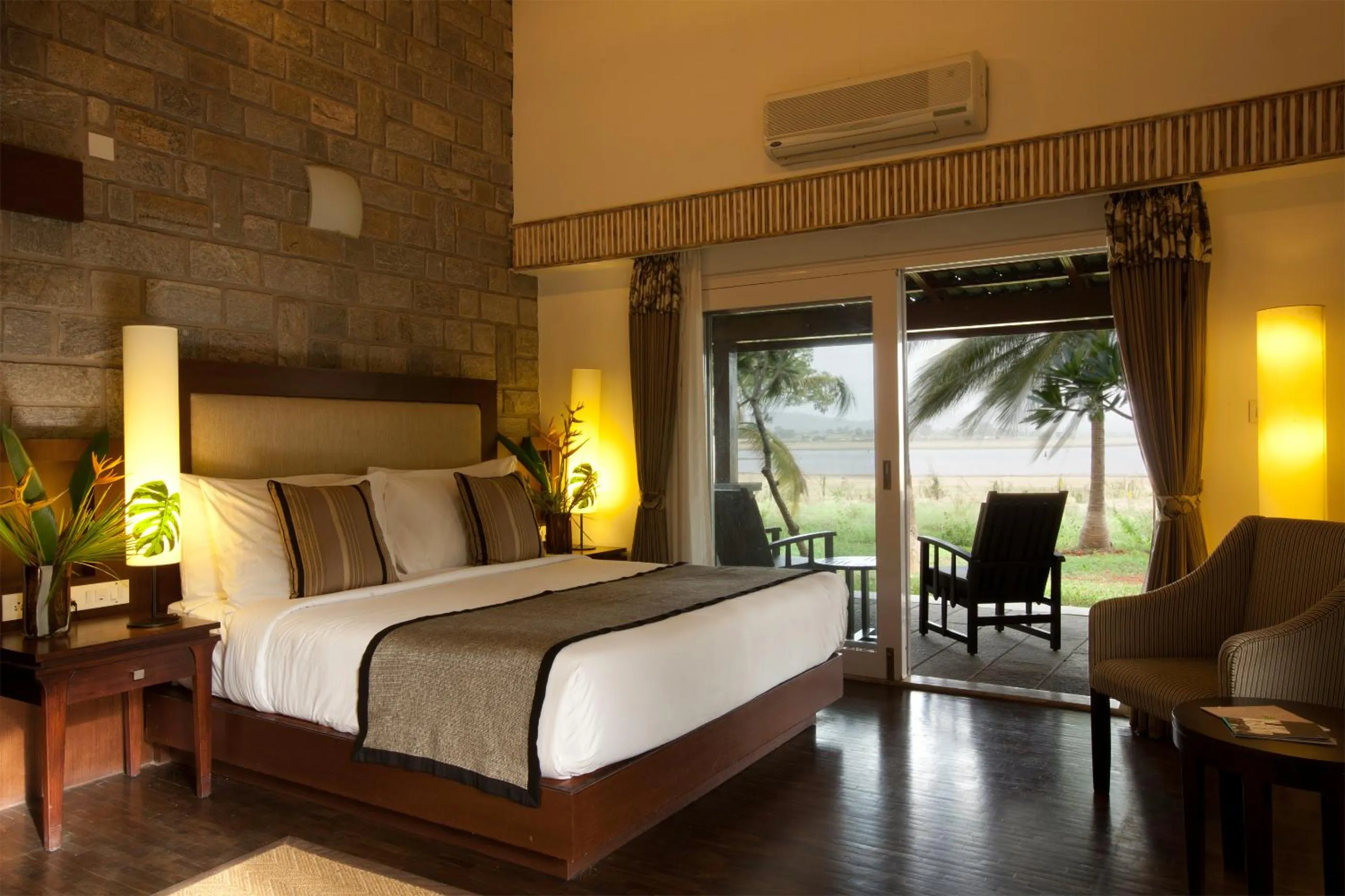 Day, Bed in The Serai Kabini
