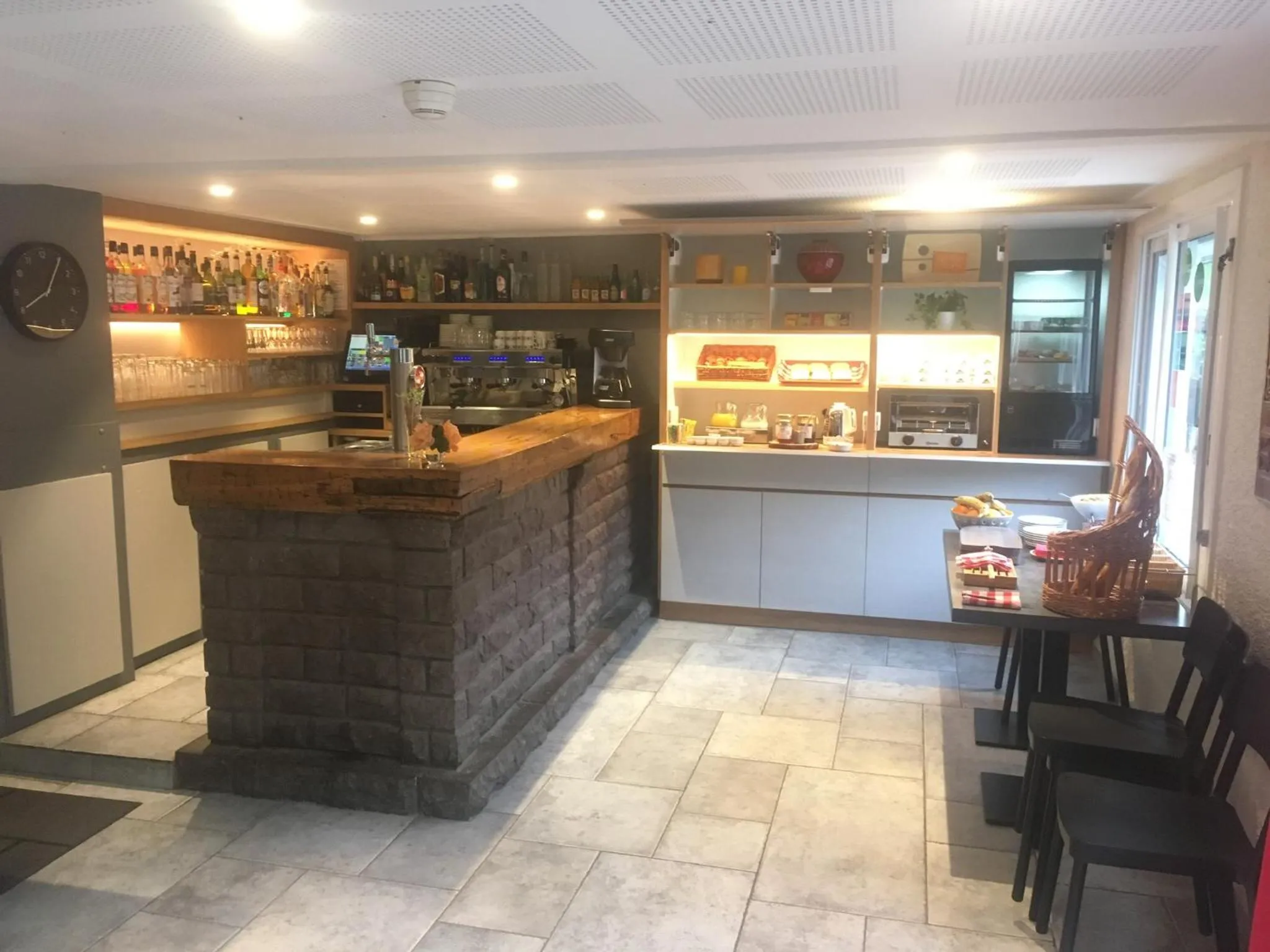 Buffet breakfast in Manexenea