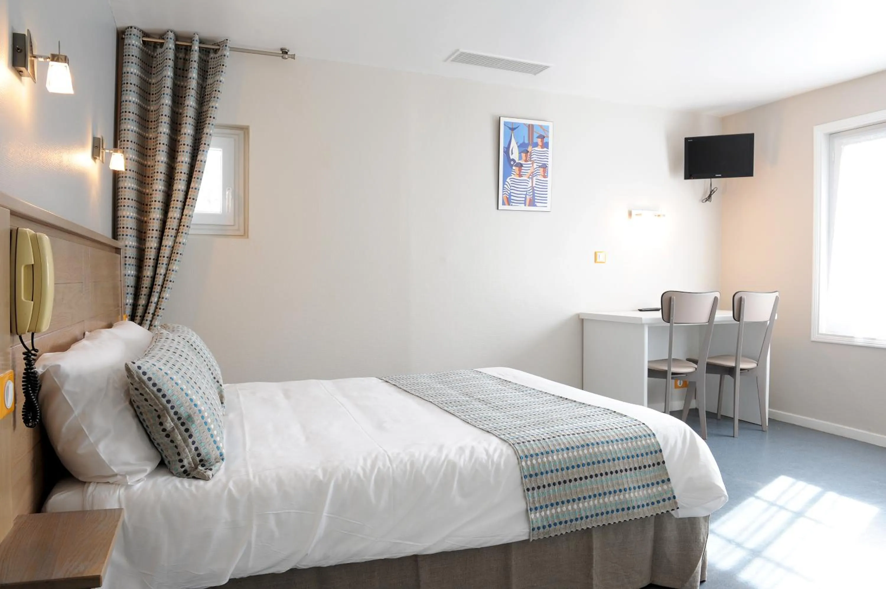 Photo of the whole room in Manexenea